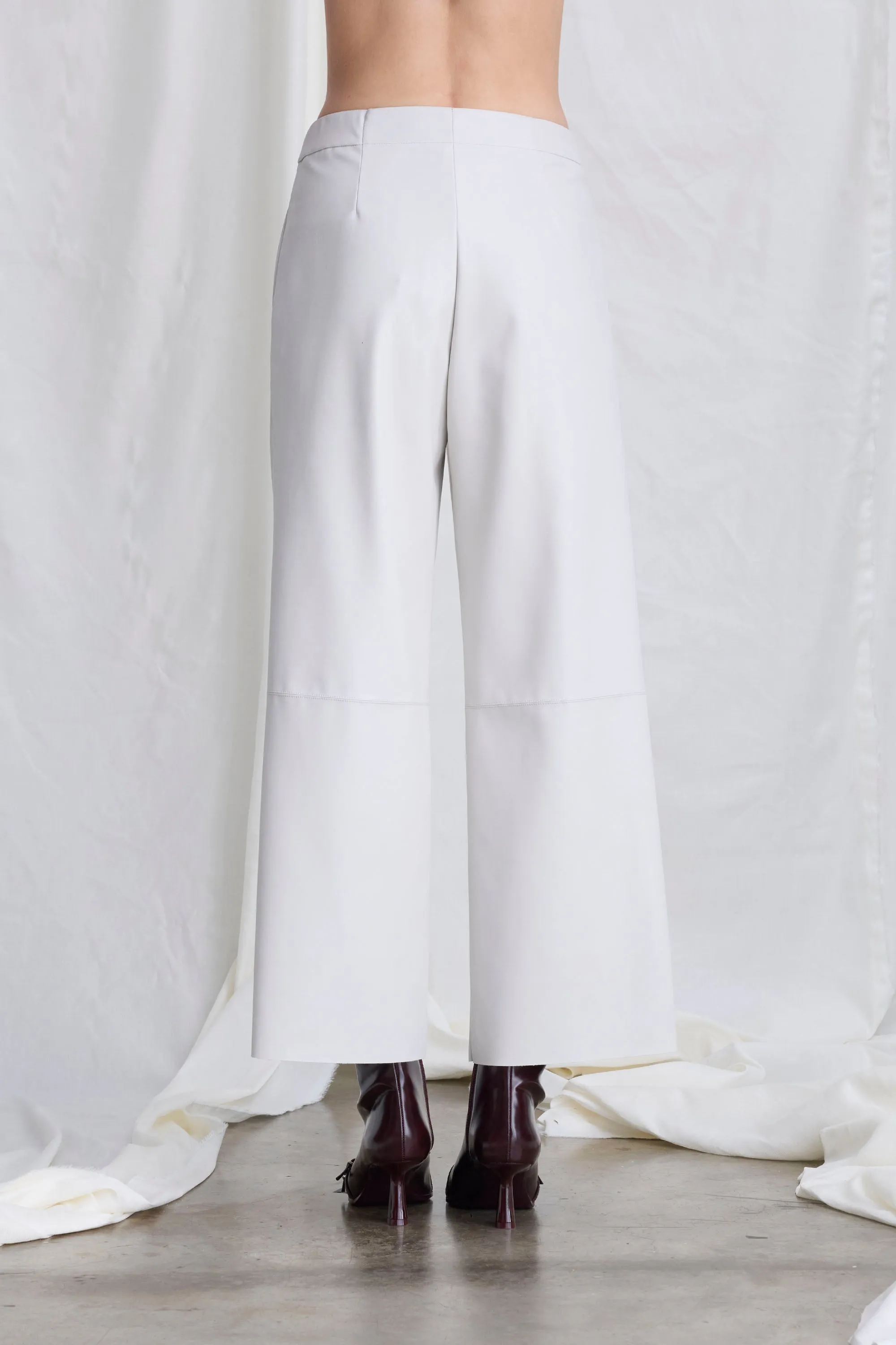 Cropped Trousers Made of Faux Leather 07Z0 8931 sold by European Culture product image thumbnail 3