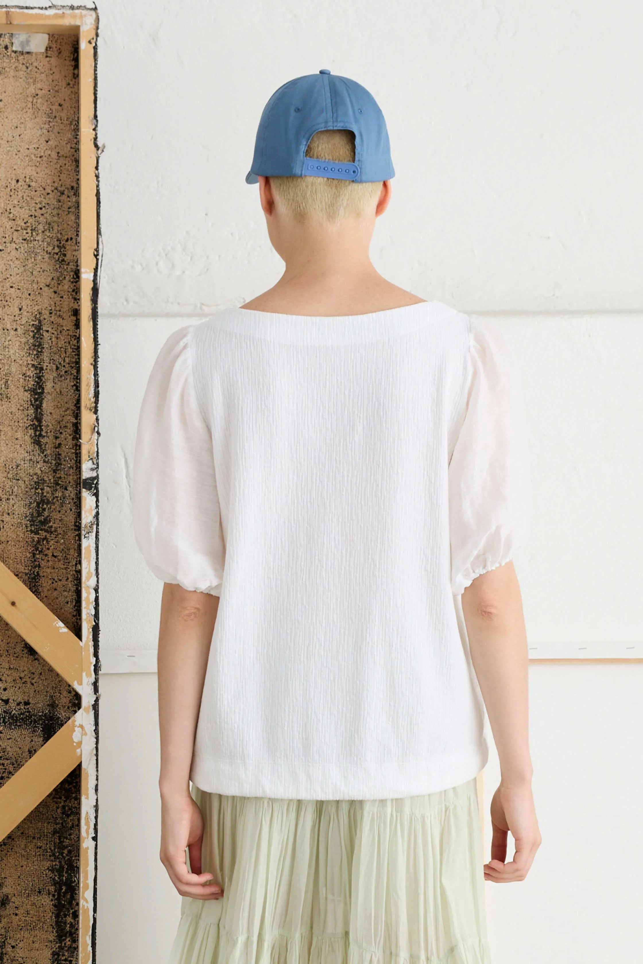 Blouse with Balloon Sleeves in Linen and Cotton Garment Dyed 36E0 2568 sold by European Culture product image thumbnail 3