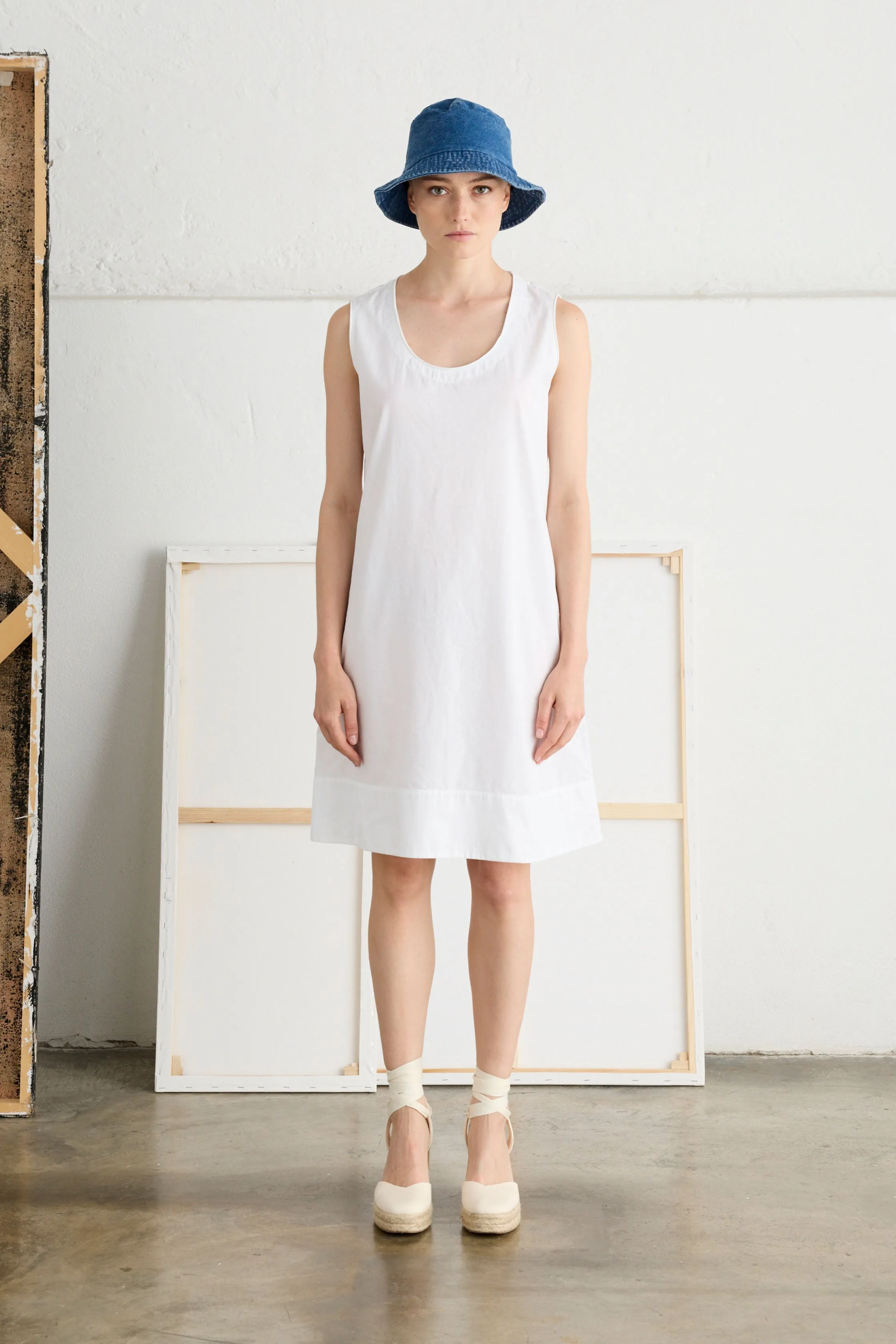 Sleeveless Dress in Poplin and Cotton Garment-Dyed 10L0 3183 sold by European Culture