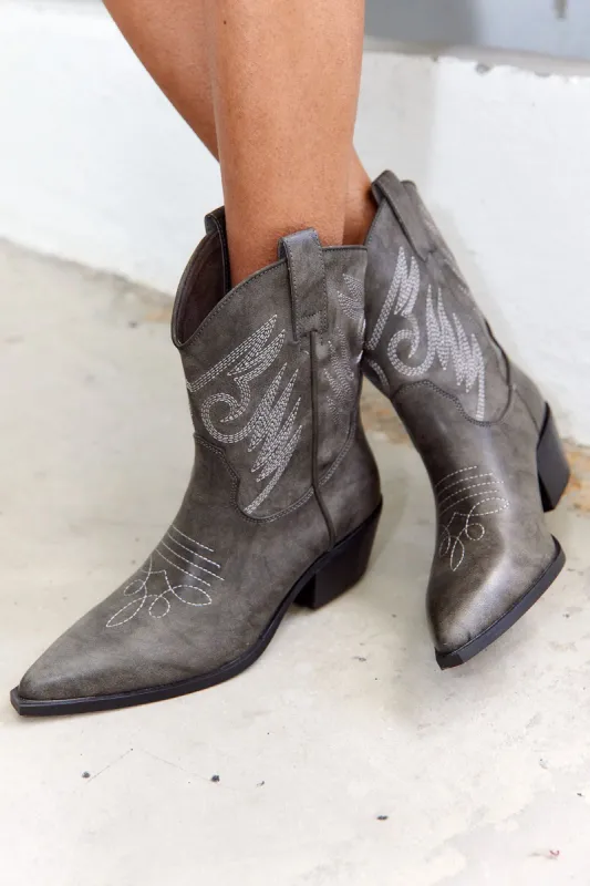SALE - Zahara Cowboy Boots sold by fab'rik