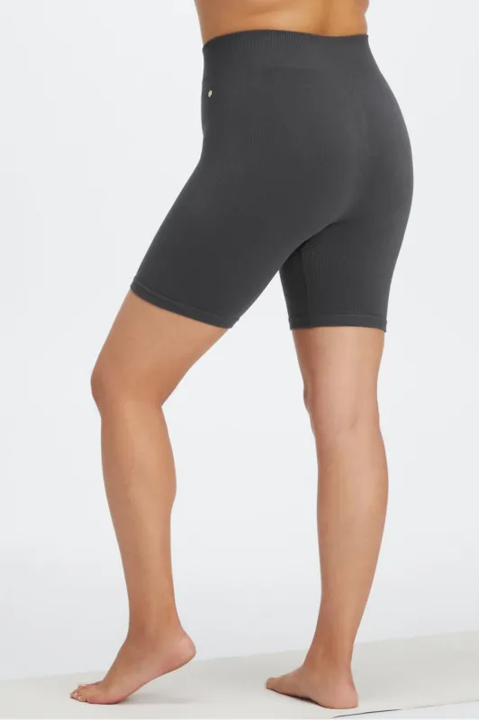 Cloud Seamless High-Waisted 7" Short sold by Fabletics