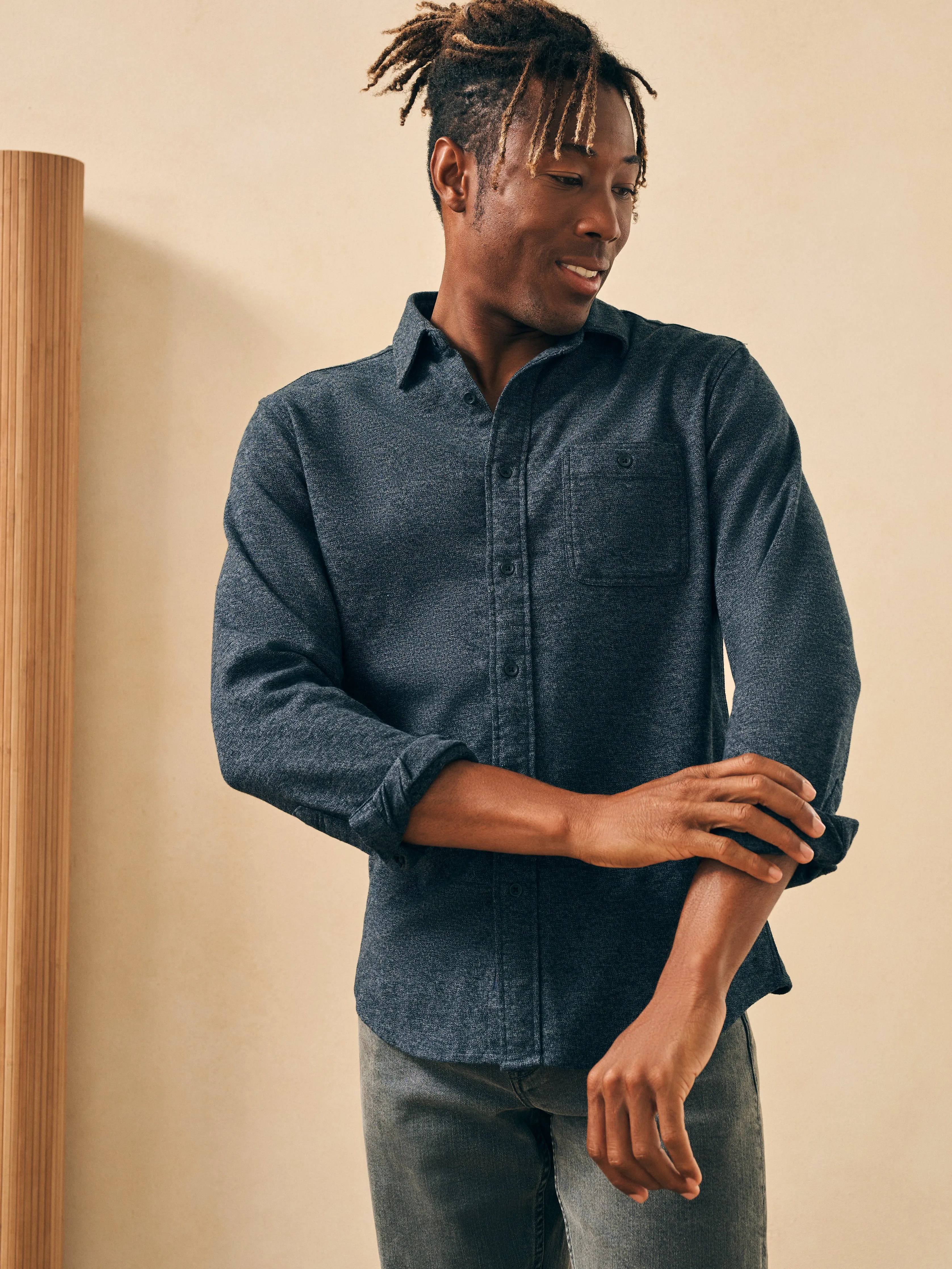 Super Brushed Flannel - Washed Black sold by Faherty product image thumbnail 2