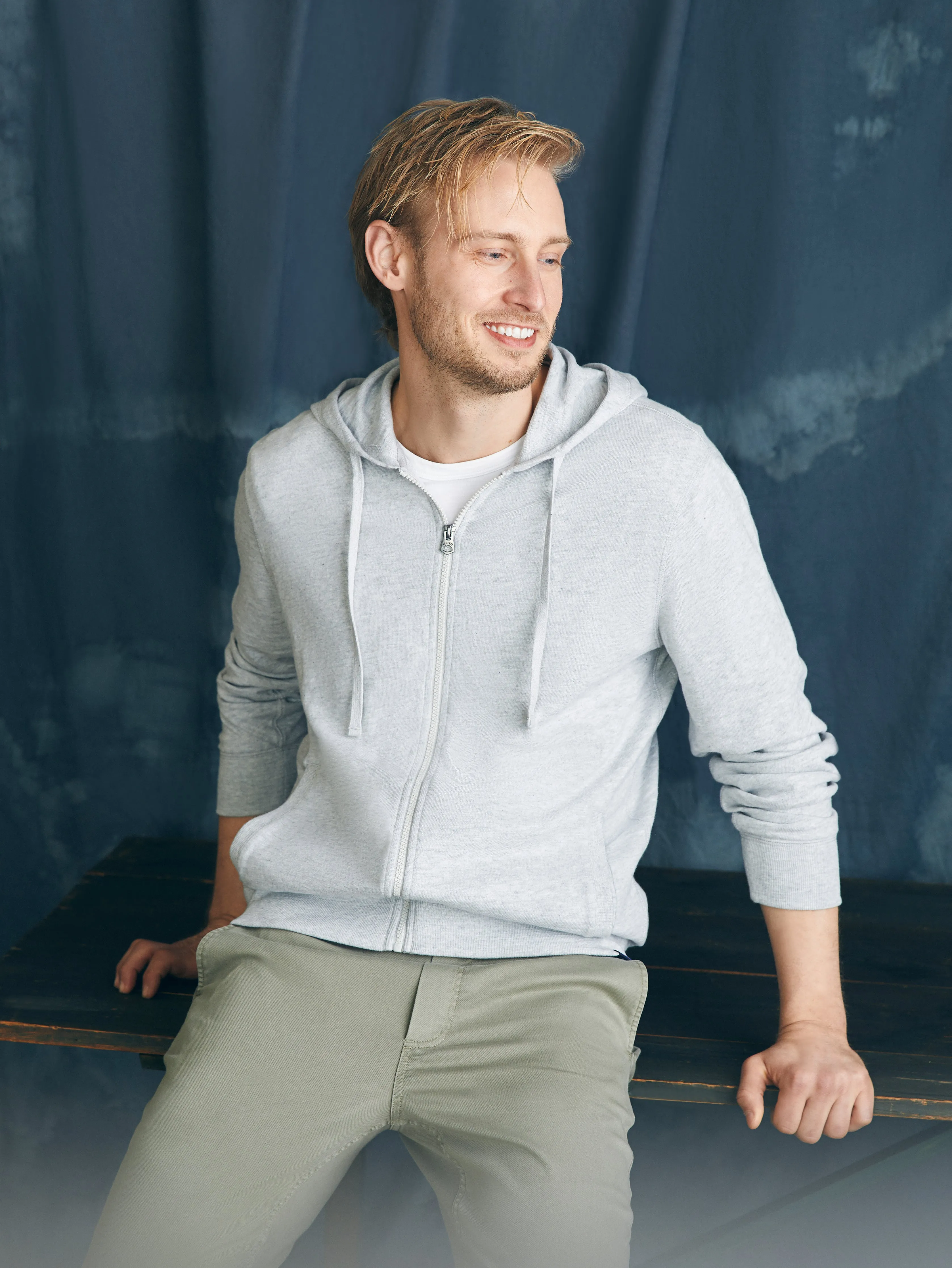 Sunwashed Slub Zip Hoodie - Light Grey Heather sold by Faherty product image thumbnail 3