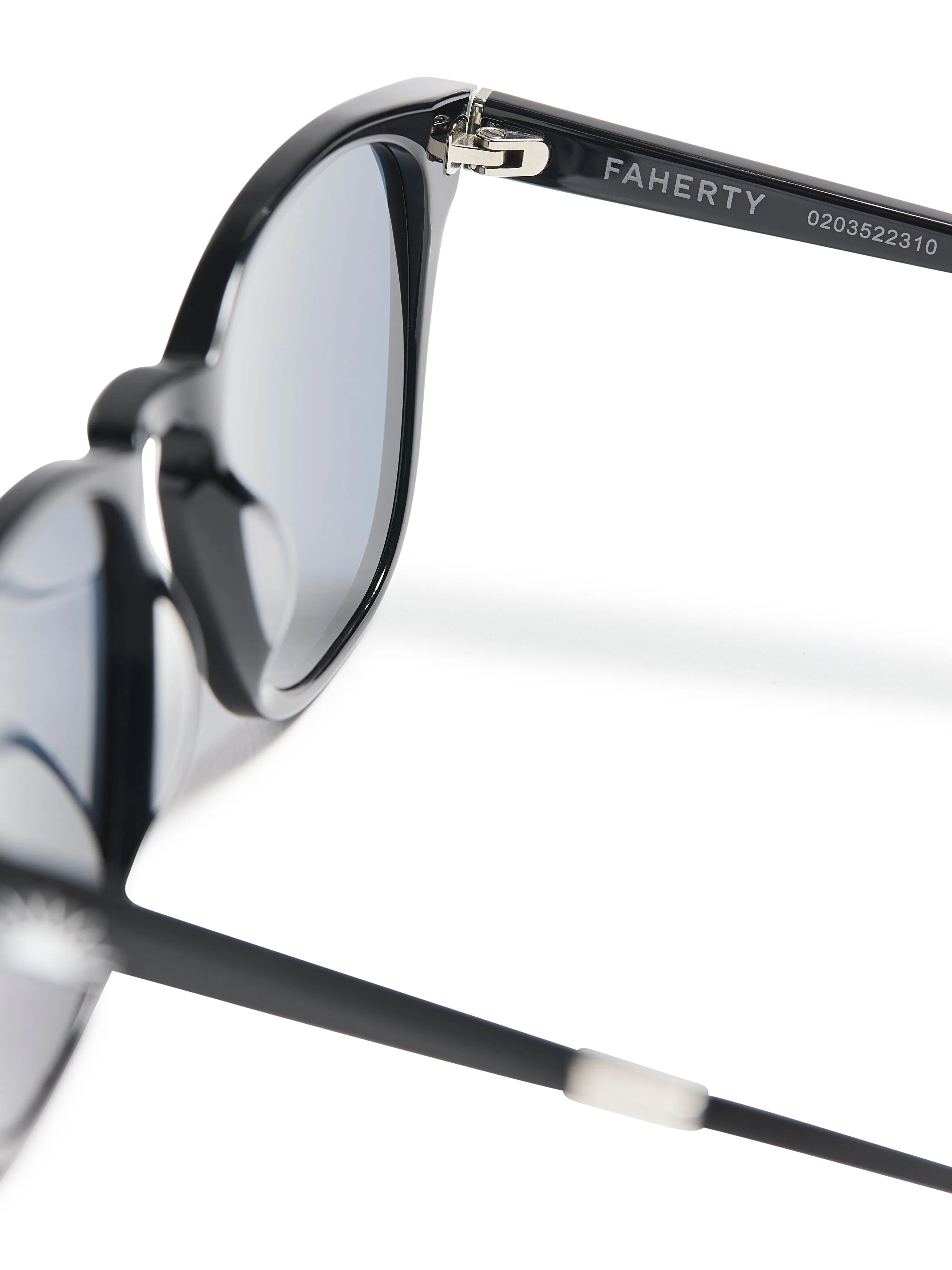 August Sunglasses - Black sold by Faherty product image thumbnail 3