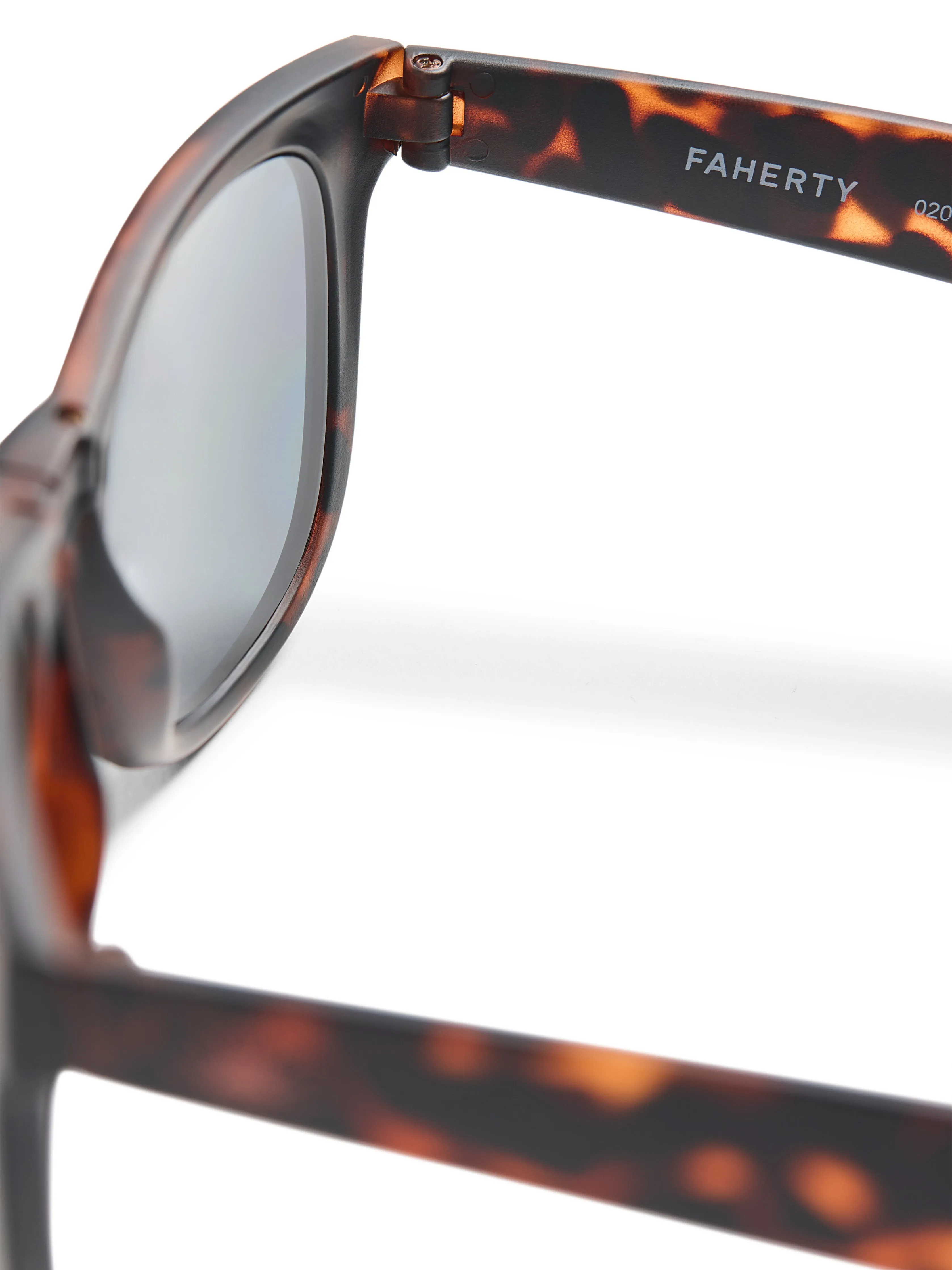 All Day Foldable Sunglasses - Rubberized Tortoise sold by Faherty product image thumbnail 3