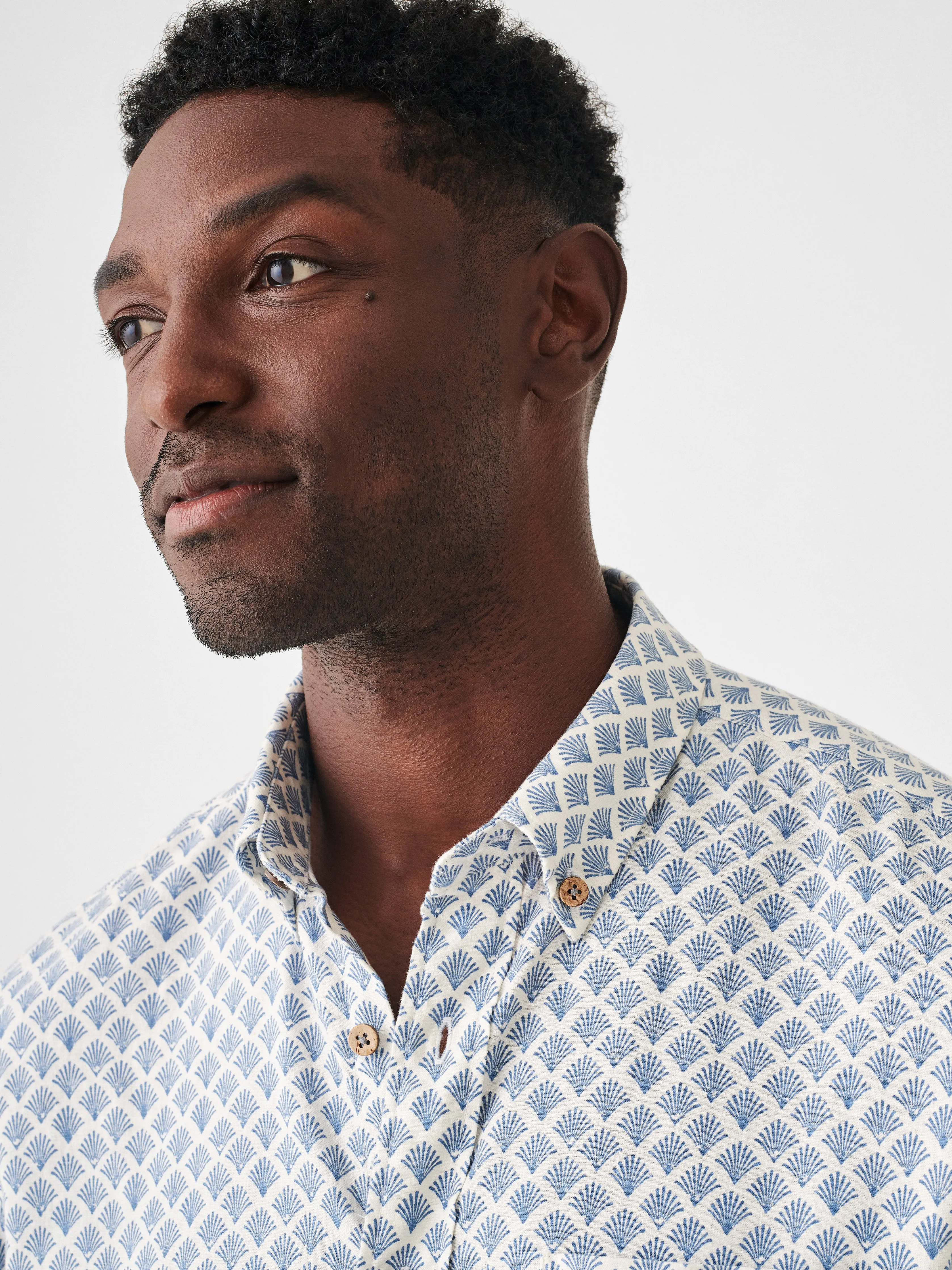 Short-Sleeve Breeze Shirt - White Wall Scallop Print sold by Faherty product image thumbnail 4
