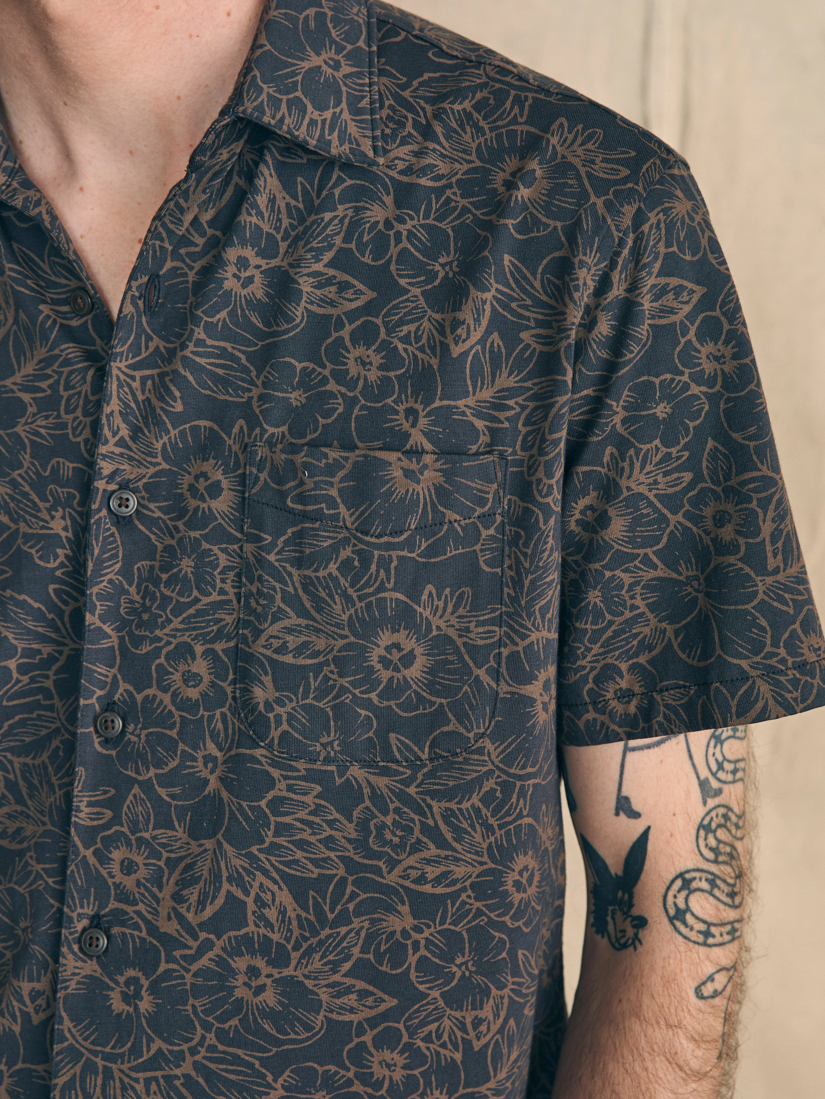 Short-Sleeve Hermosa Knit Shirt - Charcoal Gold Bouquet sold by Faherty product image thumbnail 2