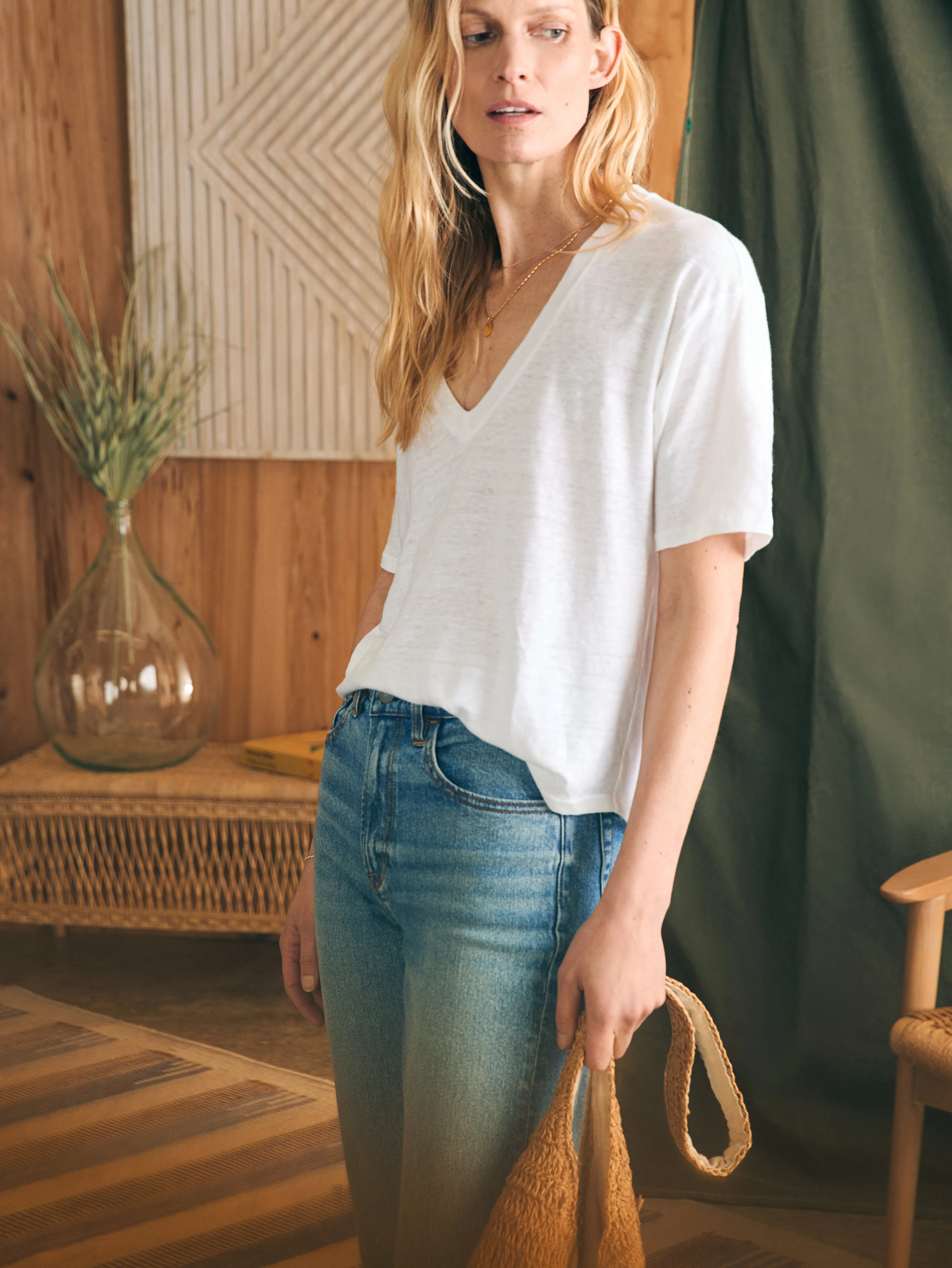 Oceanside Linen V-Neck Tee - White sold by Faherty product image thumbnail 3