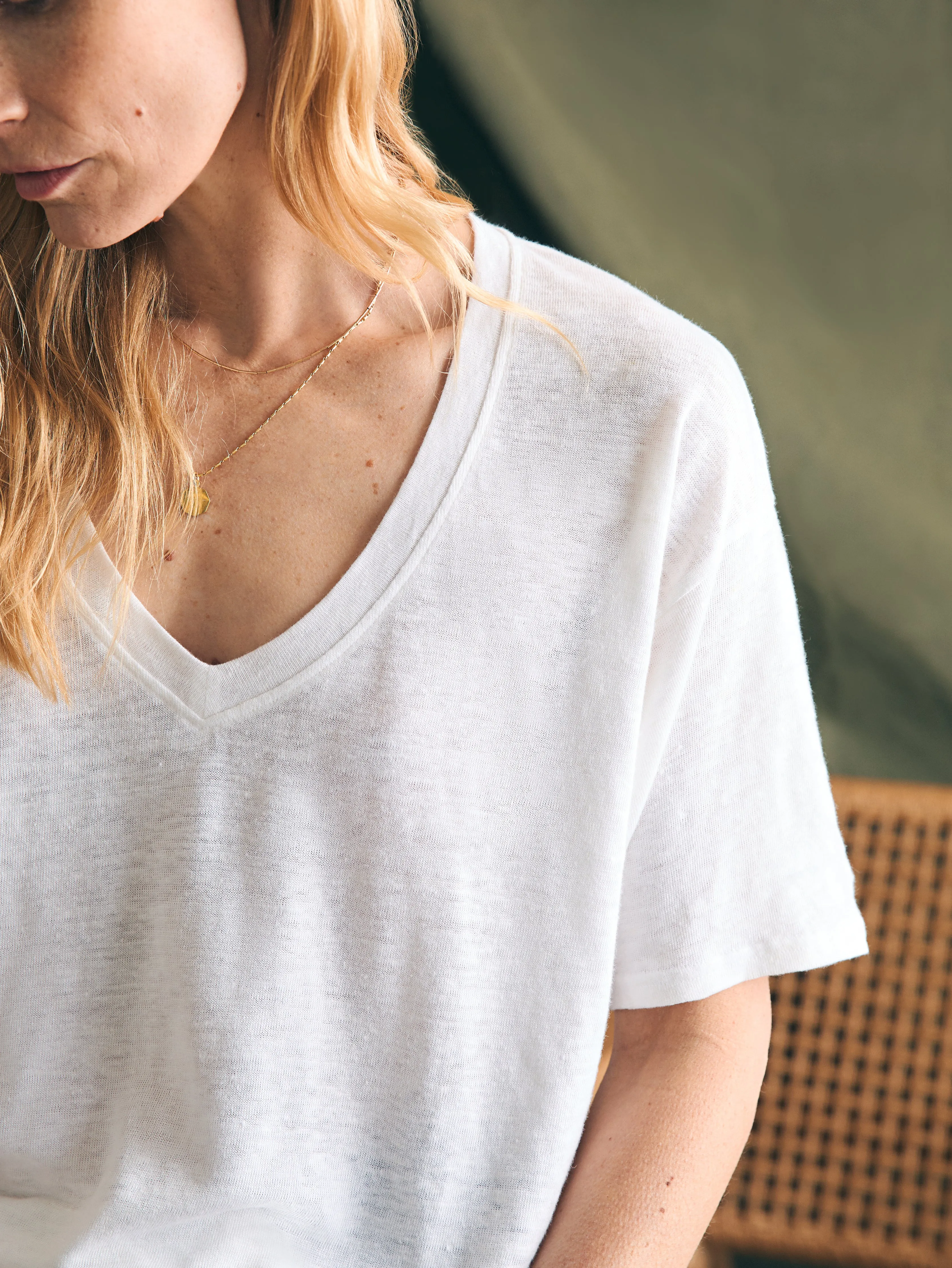 Oceanside Linen V-Neck Tee - White sold by Faherty product image thumbnail 2