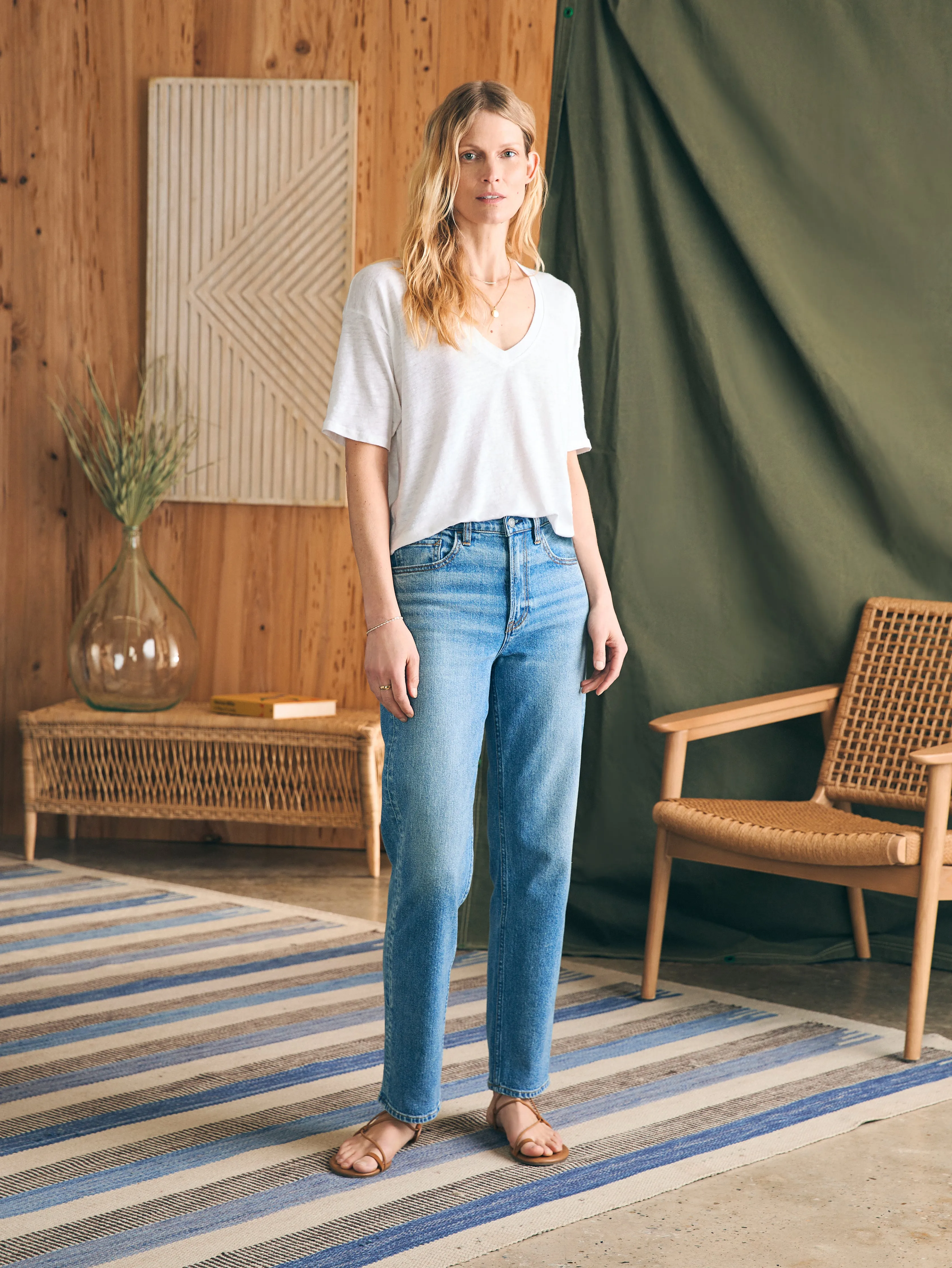 Oceanside Linen V-Neck Tee - White sold by Faherty product image thumbnail 4