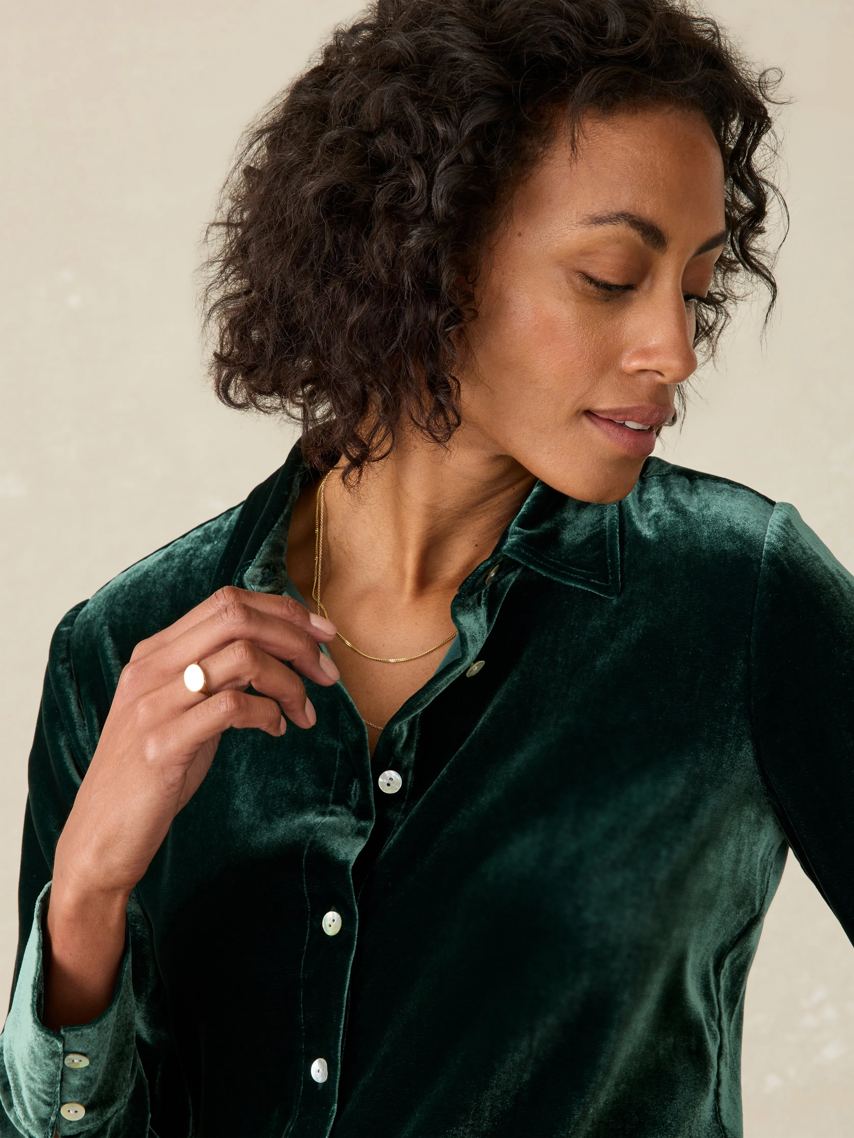 Stretch Silk Velvet Genevieve Shirt - Sea Moss sold by Faherty product image thumbnail 4