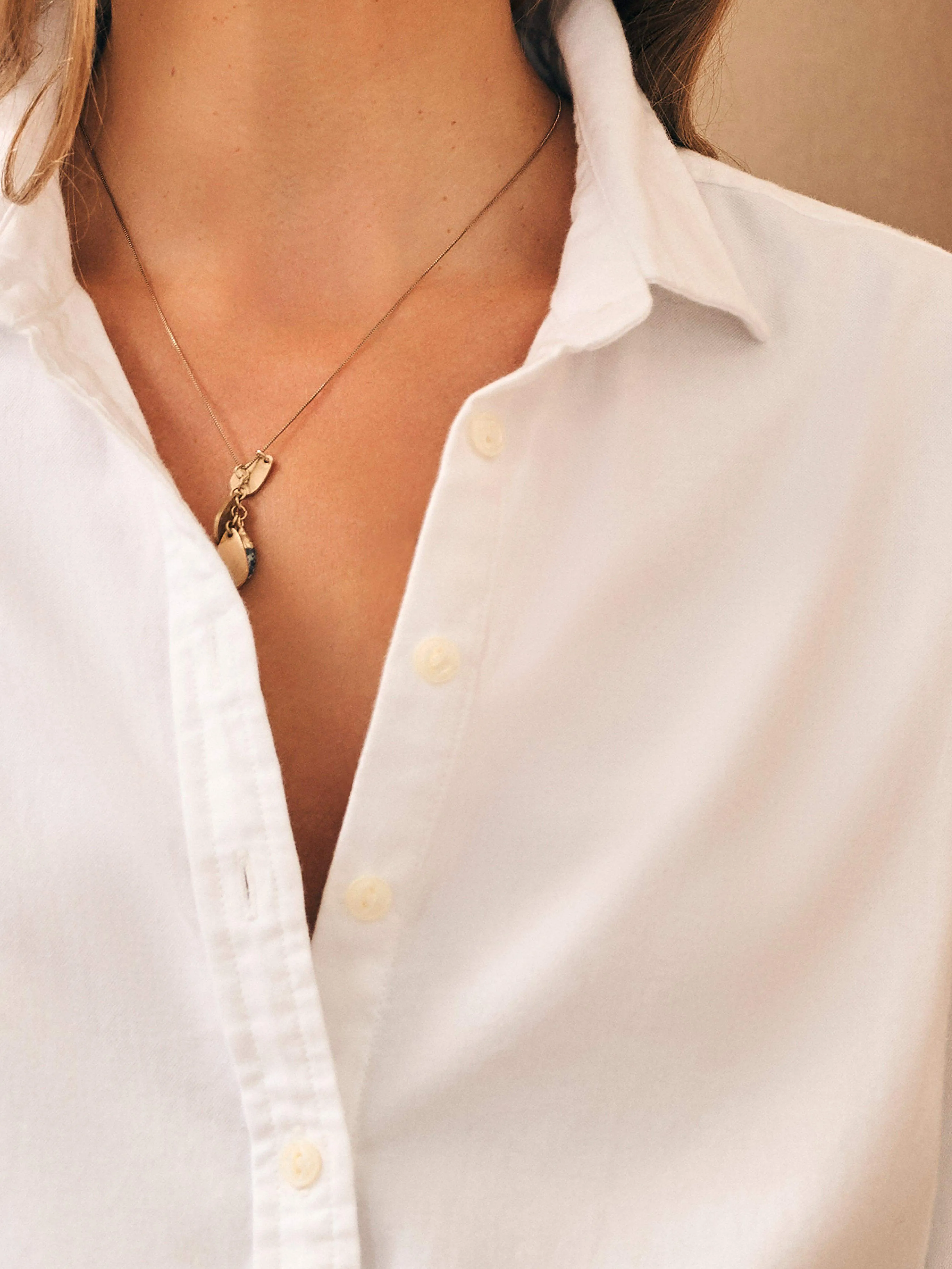 Stretch Oxford Cropped Shirt - White sold by Faherty product image thumbnail 4