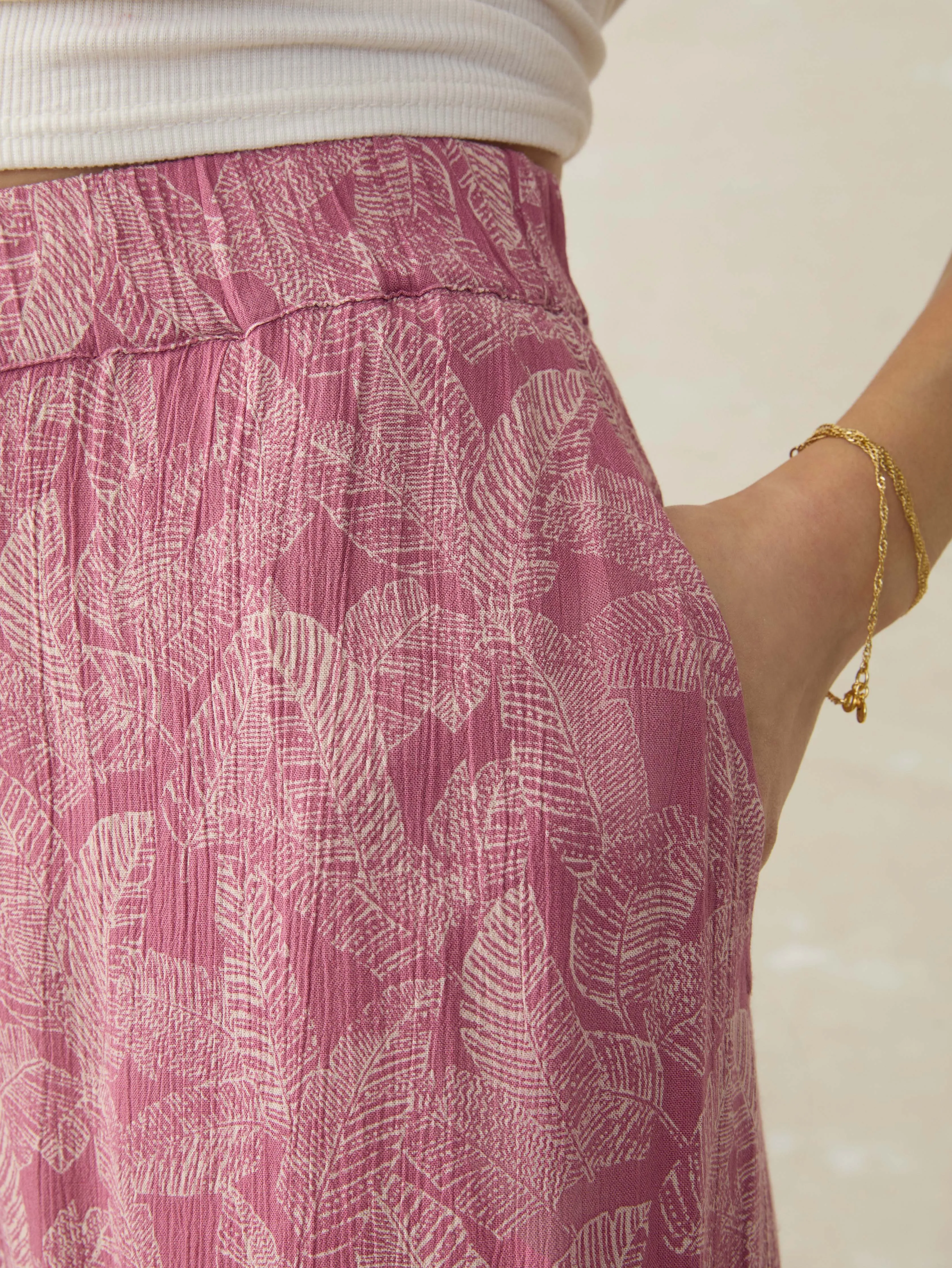 Cabana Pant - Dusty Rose Banana Leaf sold by Faherty product image thumbnail 2