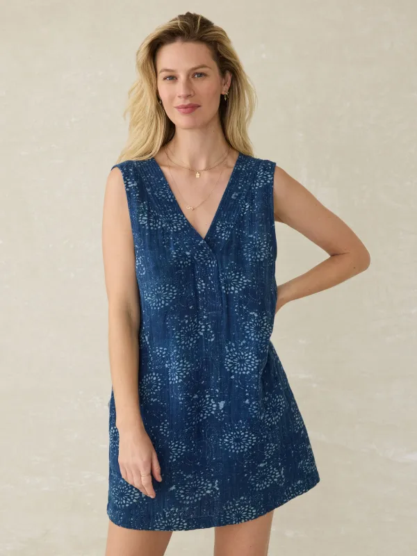 Dune Cotton Gauze Azure Dress - Indigo Isle Print sold by Faherty
