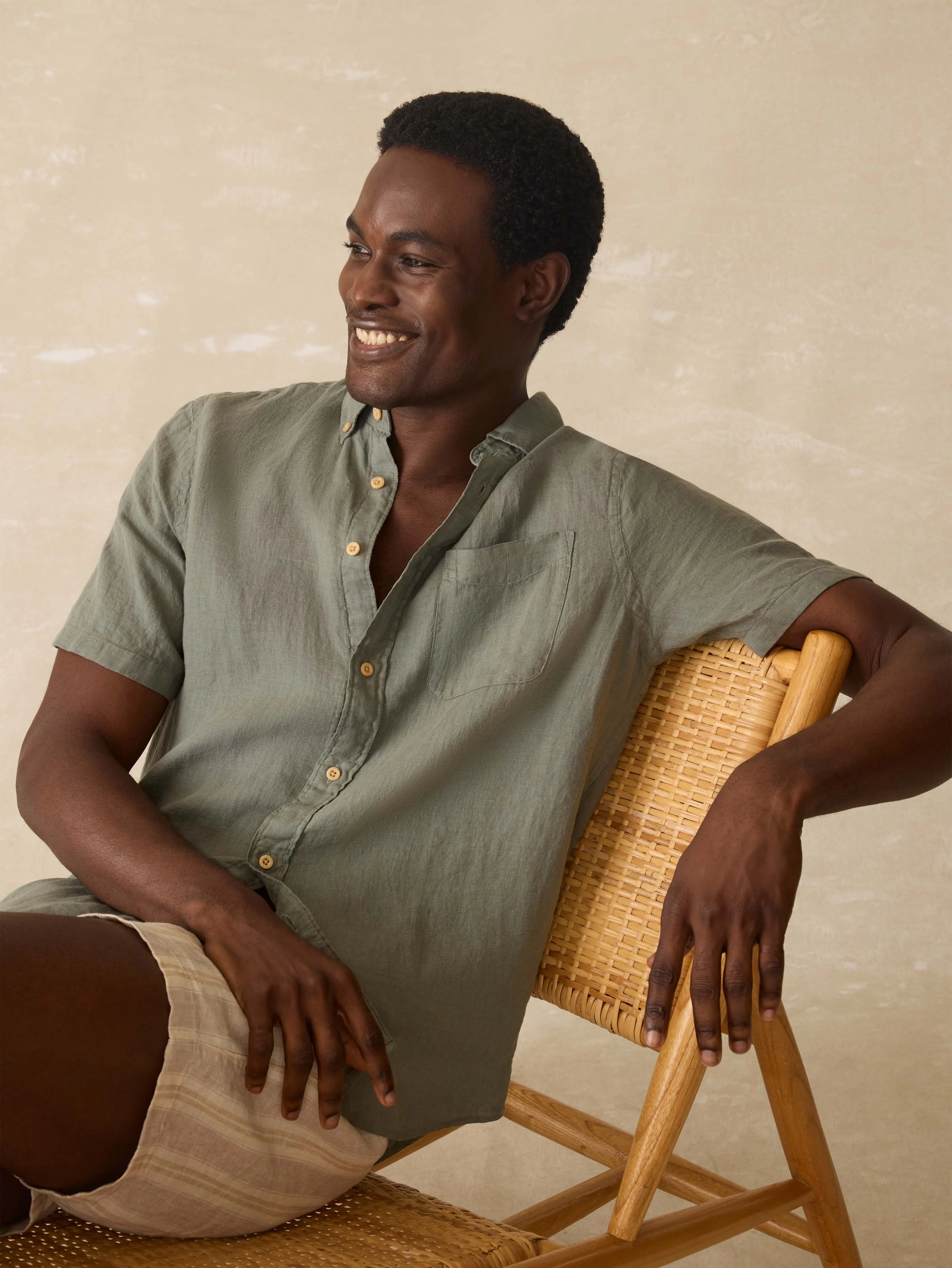 Short-Sleeve Laguna Linen Shirt - Spruce sold by Faherty