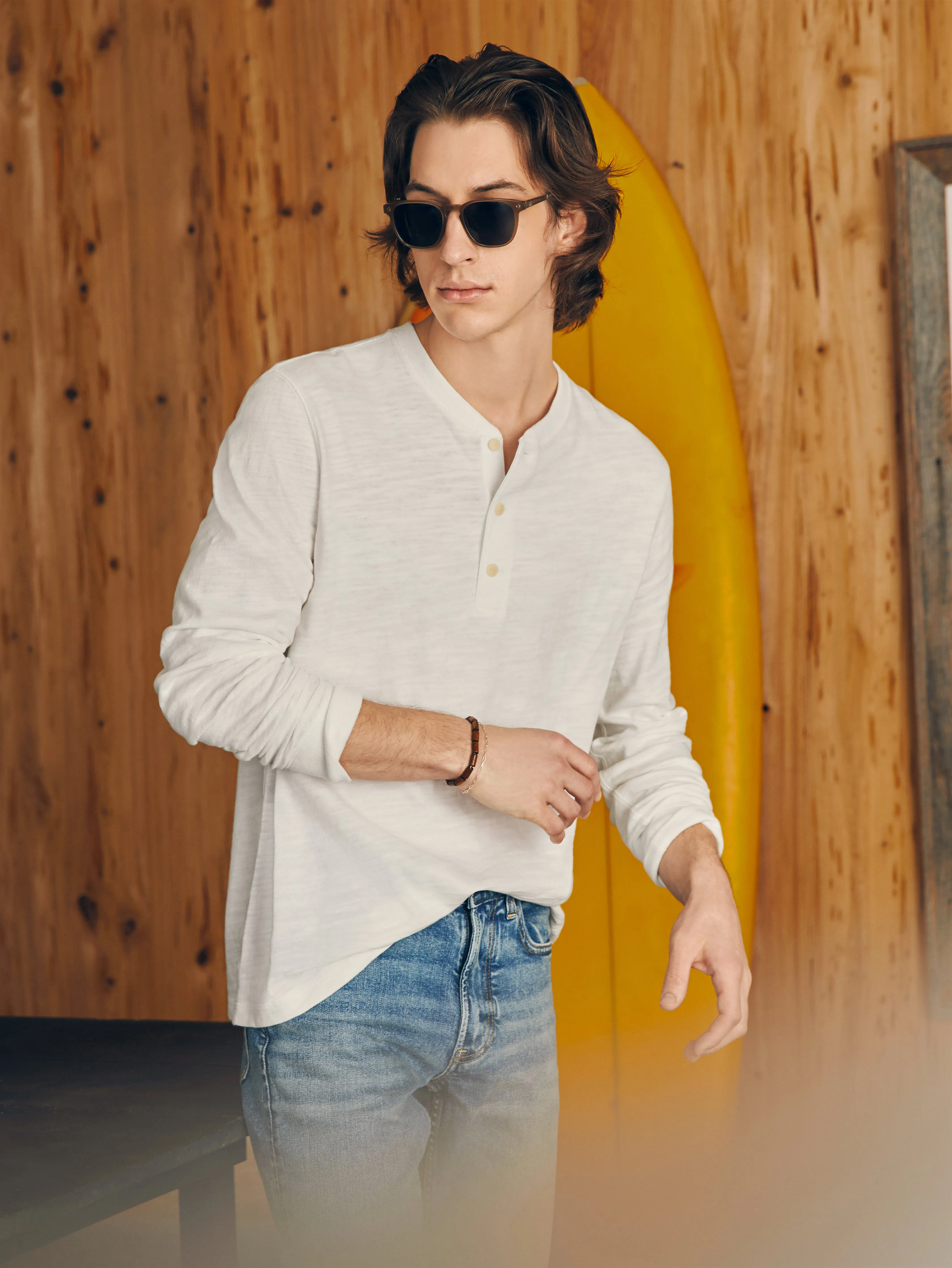 Sunwashed Slub Henley - White sold by Faherty