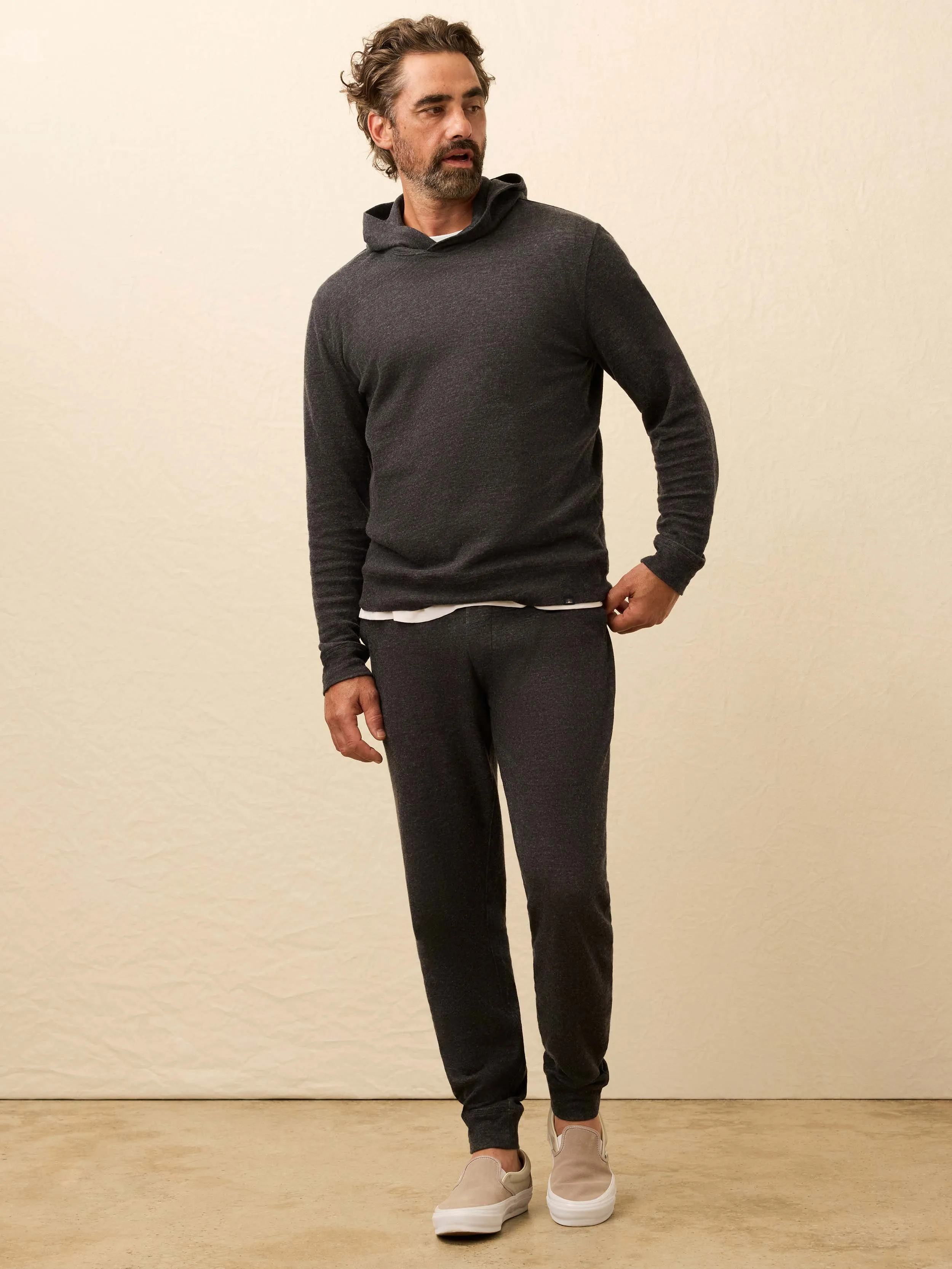 Aspen Lounge Cashmere Sweatpant - Coal Smoke Melange sold by Faherty
