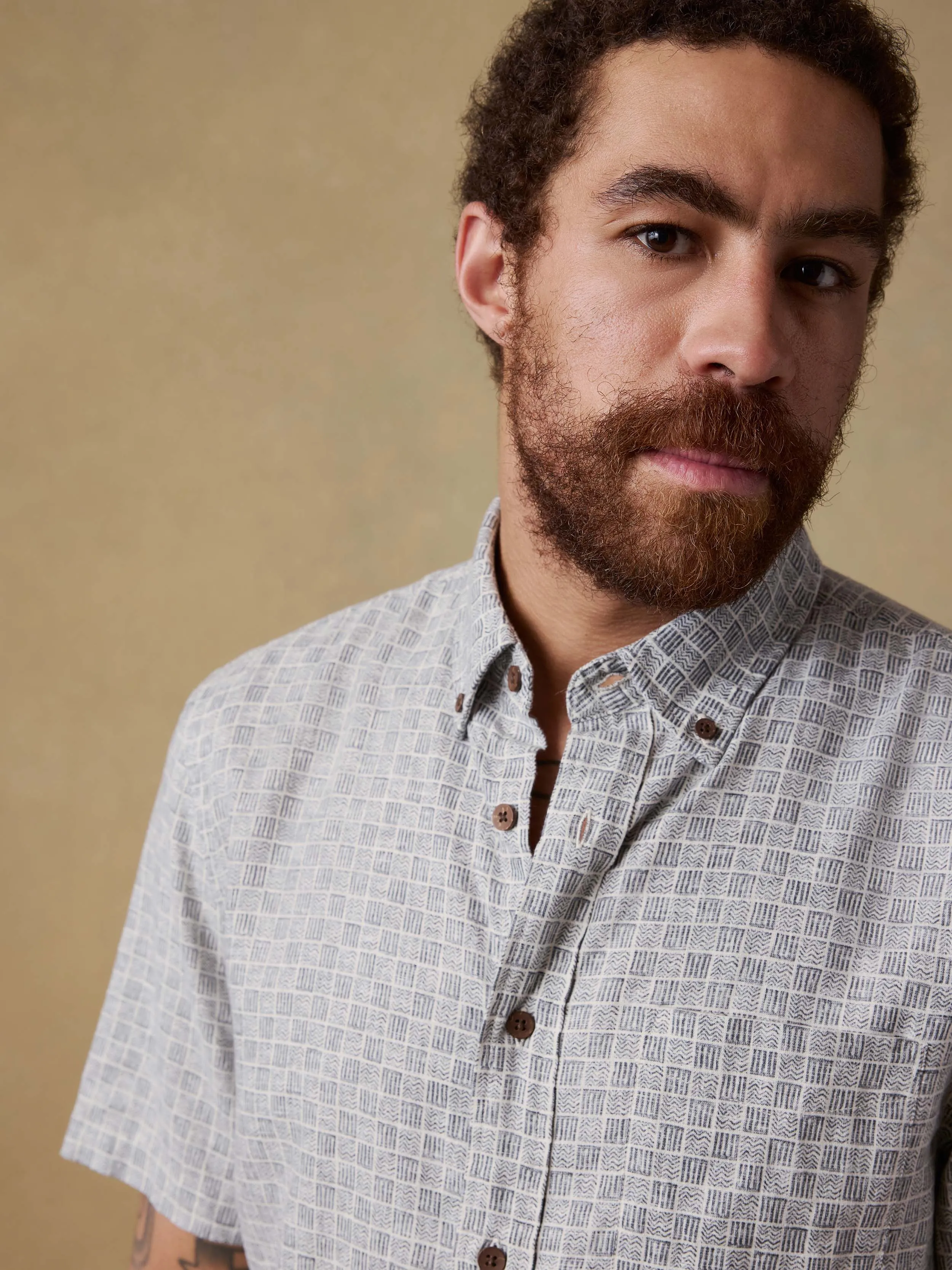 Short-Sleeve Breeze Shirt - Graphite Shell Bricks sold by Faherty product image thumbnail 5