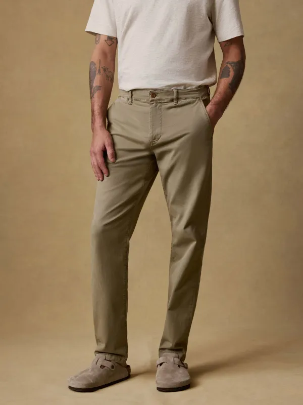 Coastline Chino - Olive Valley made by Faherty