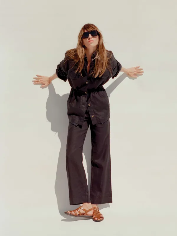 Sun Strider Linen Utility Jacket - Black made by Faherty