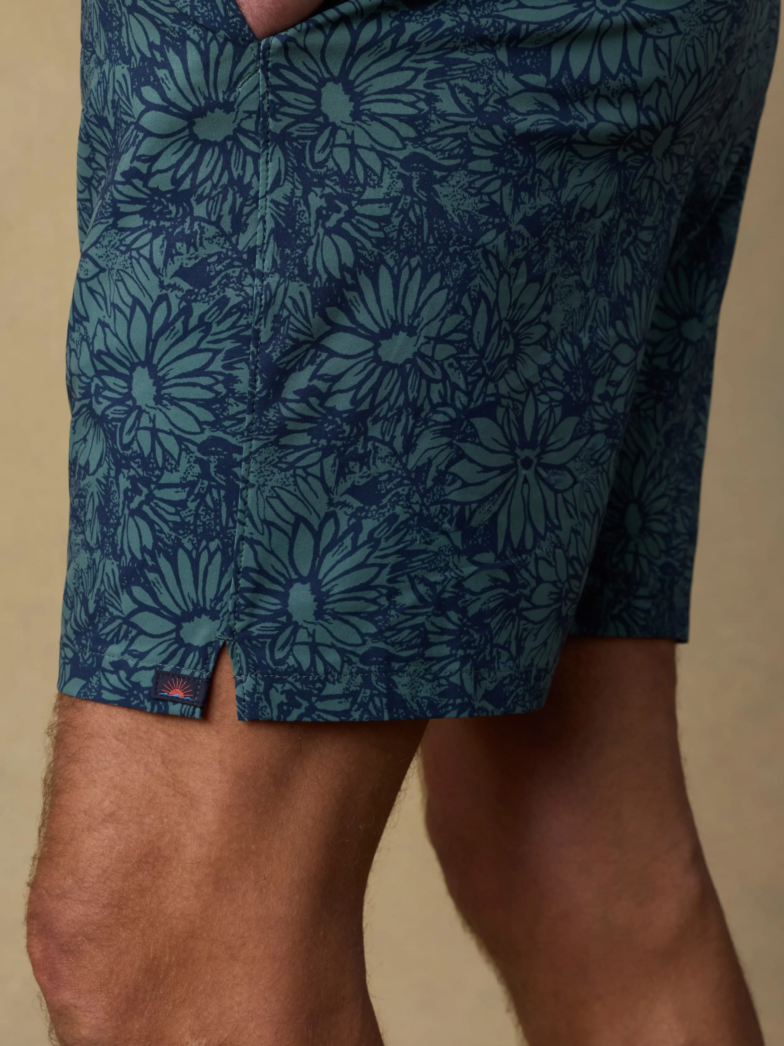 Shorelite Trunk (7") - Spruce Marsh Floral sold by Faherty product image thumbnail 5