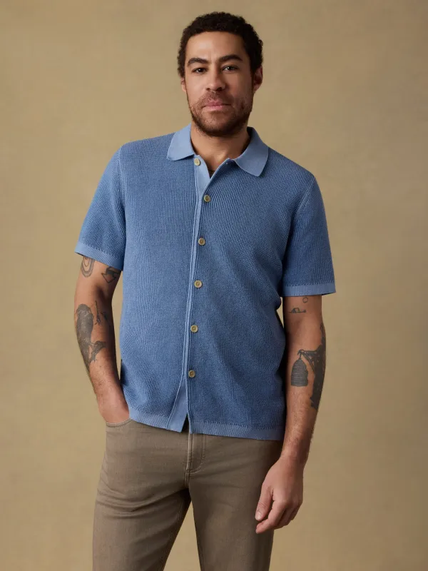 Short-Sleeve Sunwashed Sweater Shirt - Blue Sea made by Faherty