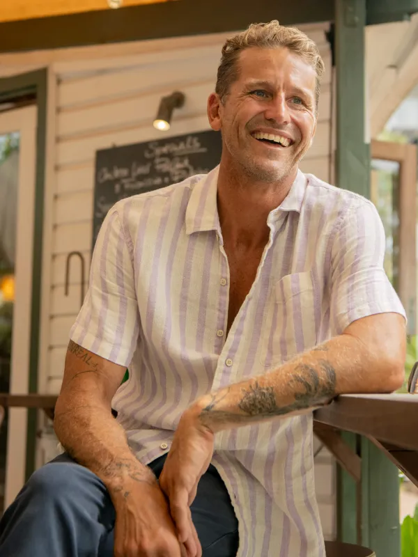 Short-Sleeve Palma Linen Shirt - Lilac Shell Stripe made by Faherty