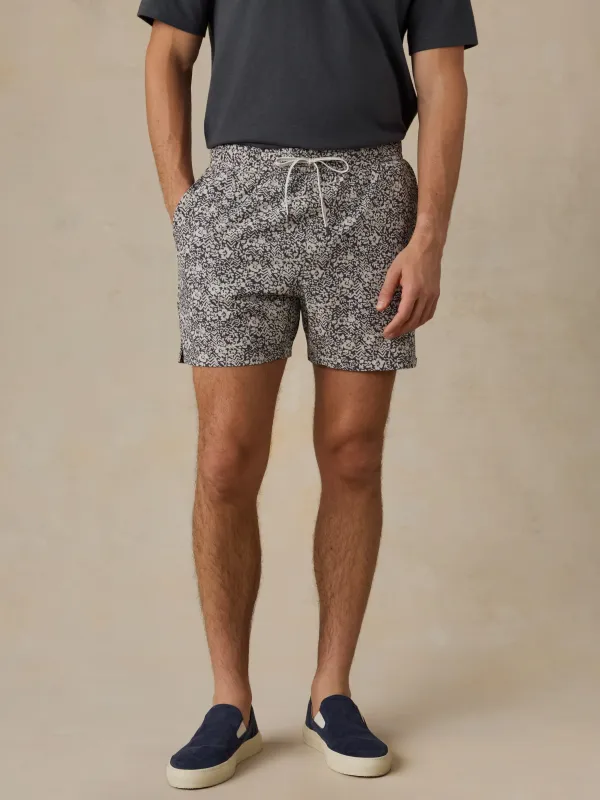 Shorelite Trunk (5") - Washed Black Hilo Floral made by Faherty