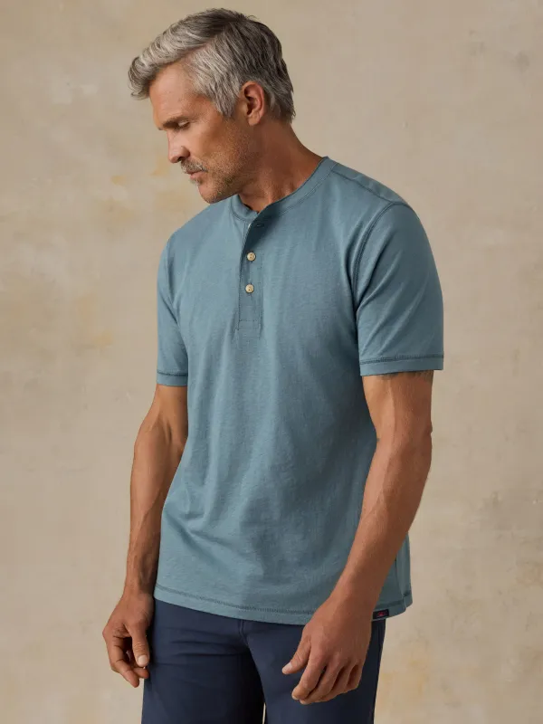 Short-Sleeve Sunwashed Regenerative Henley - Seaglass Blue made by Faherty