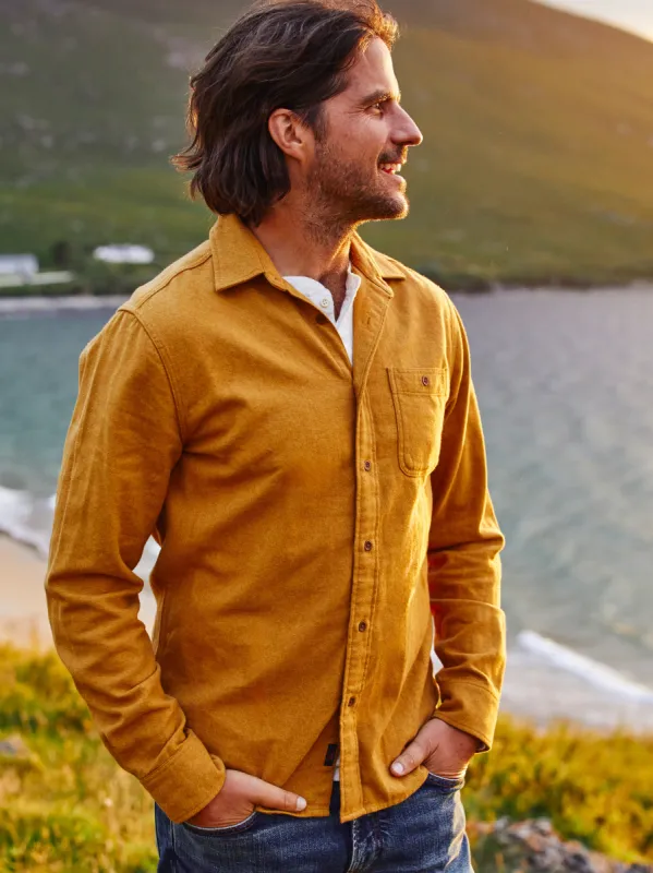 Super Brushed Flannel - Sierra Gold sold by Faherty