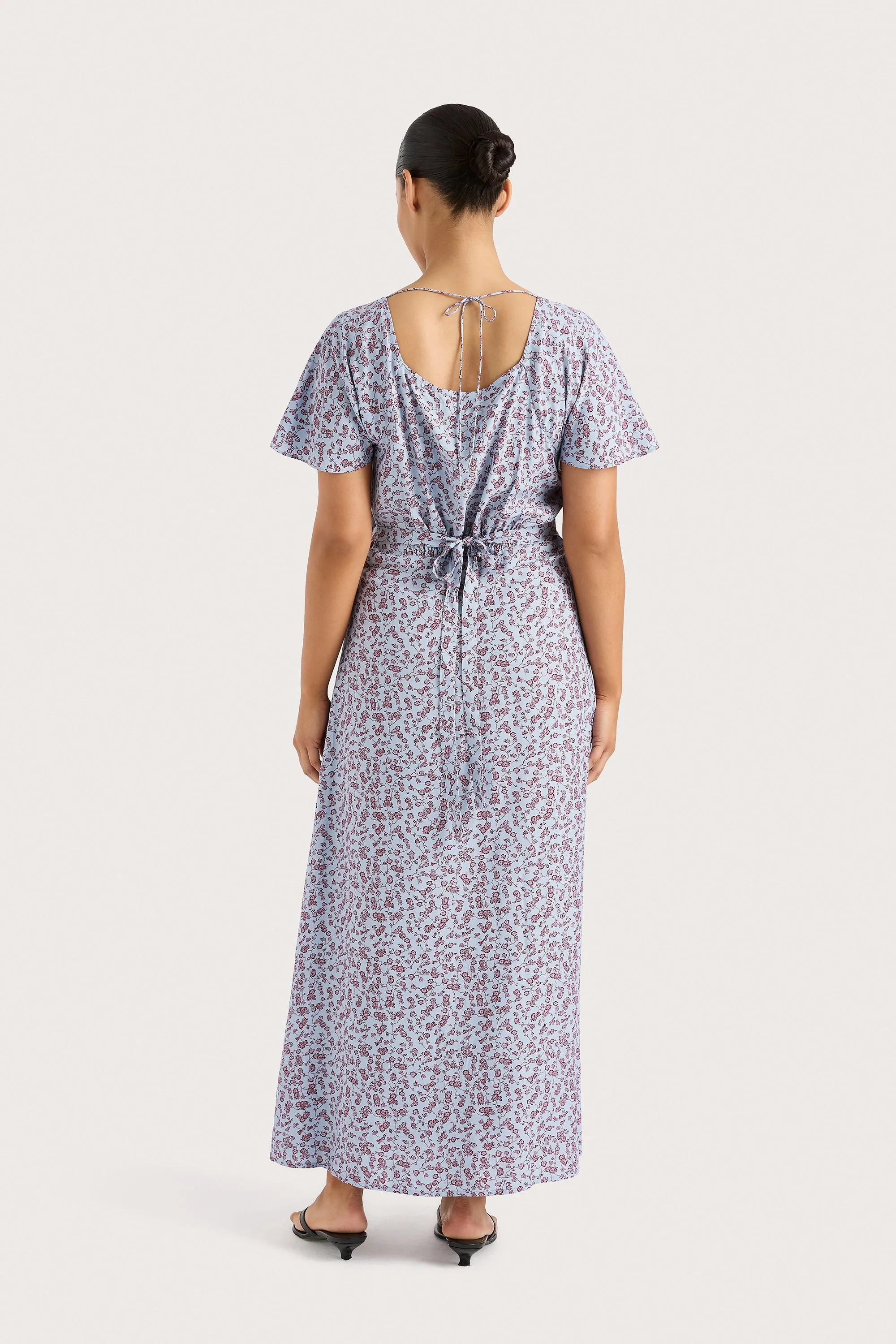 Aurelia Midi Dress Amaryllis Floral Blue - Final Sale sold by Faithfull the Brand product image thumbnail 4