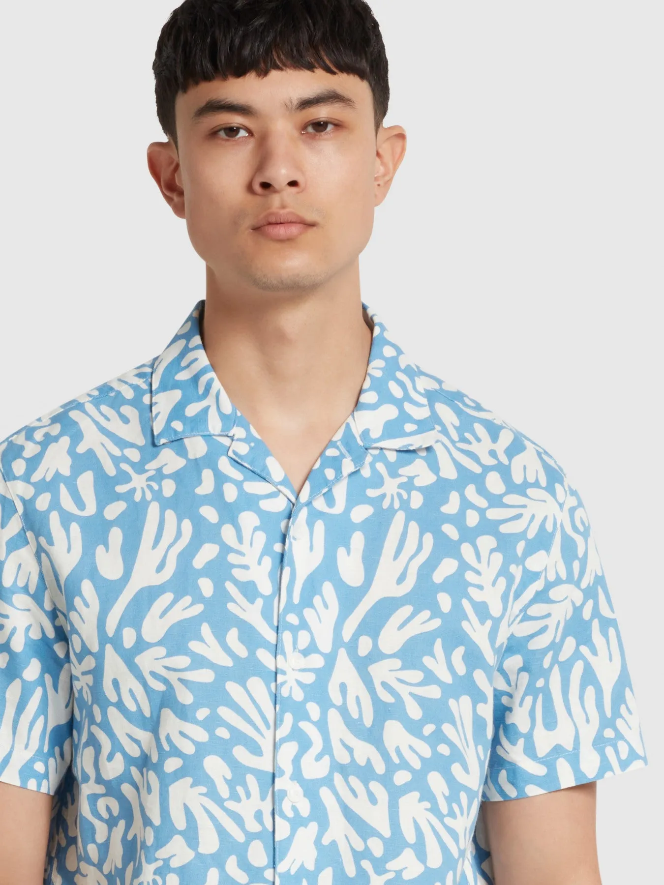 Saunders Short Sleeve Revere Print Shirt In Arctic Blue sold by Farah product image thumbnail 4