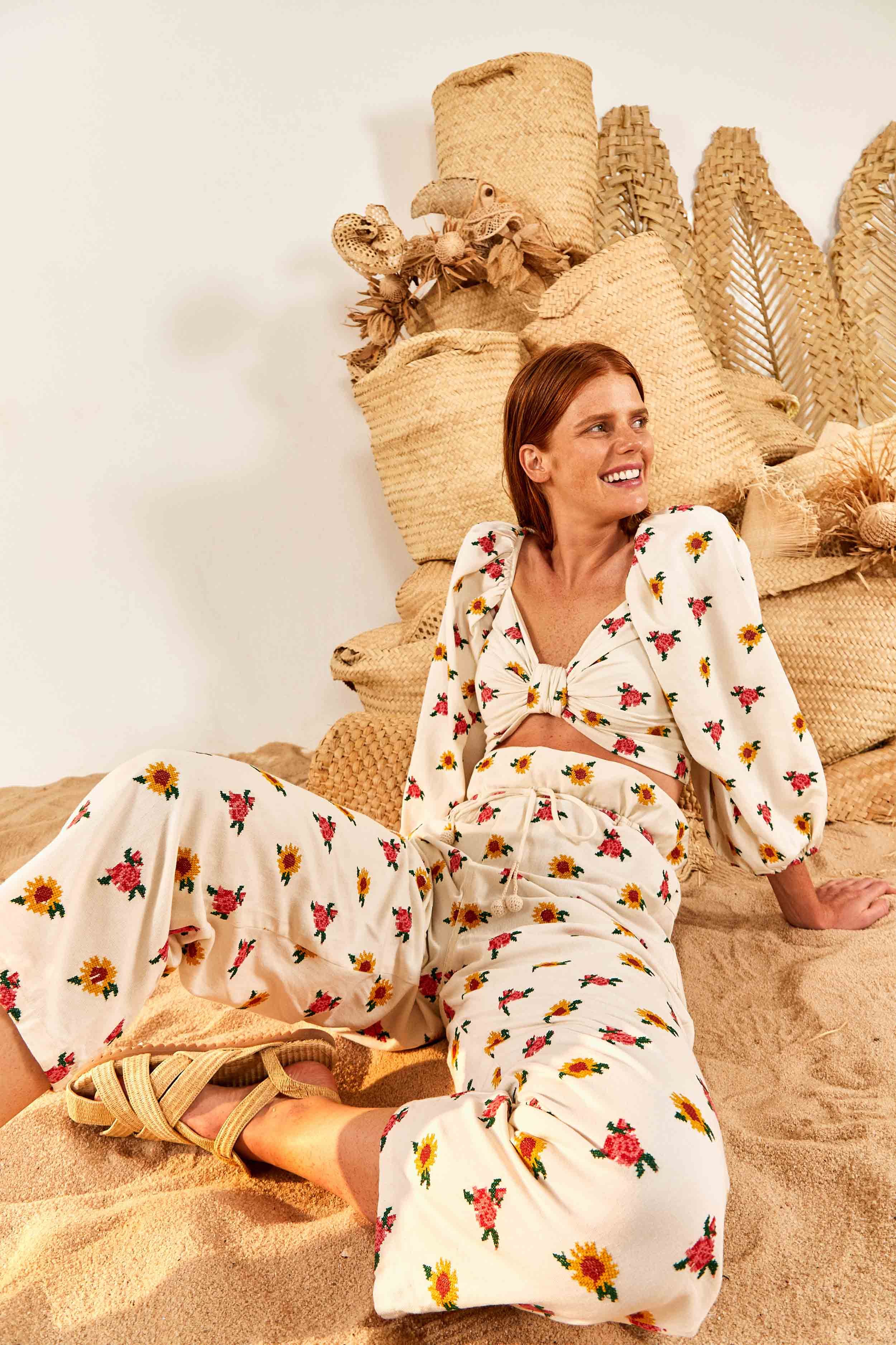 MIXED CROSS STITCH FLOWERS EMBROIDERED PANTS sold by FARM Rio product image thumbnail 3