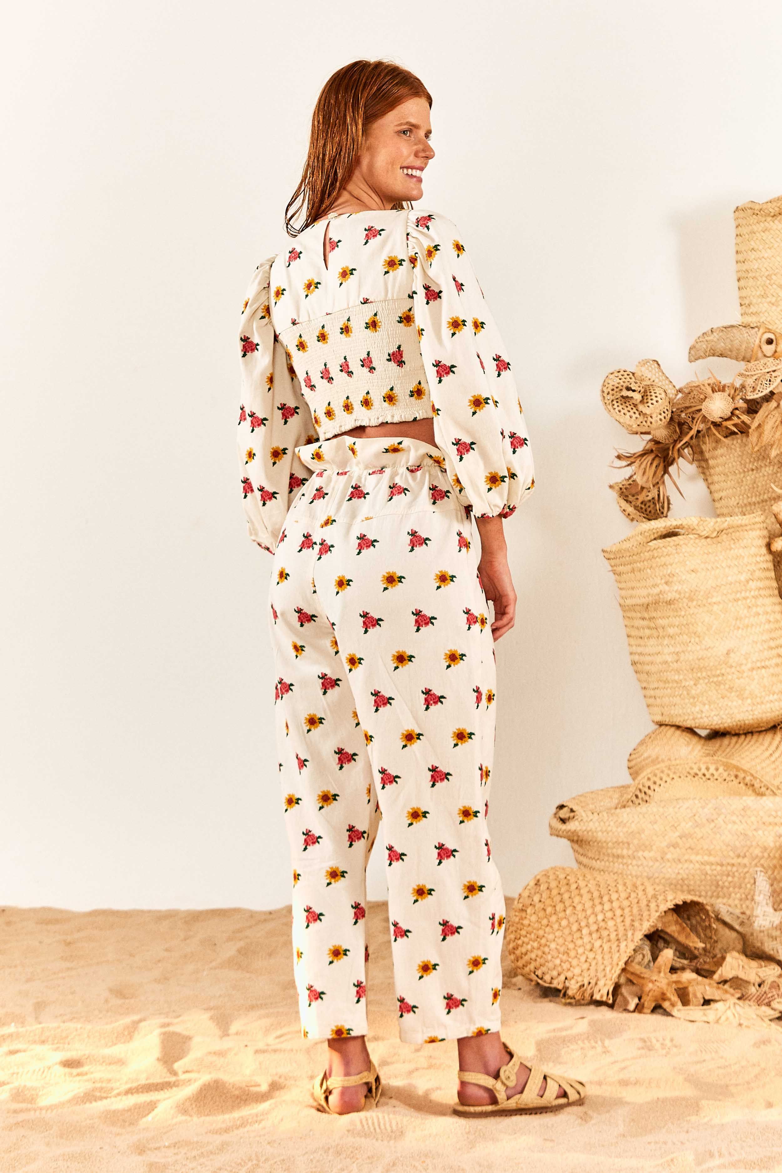 MIXED CROSS STITCH FLOWERS EMBROIDERED PANTS sold by FARM Rio product image thumbnail 2