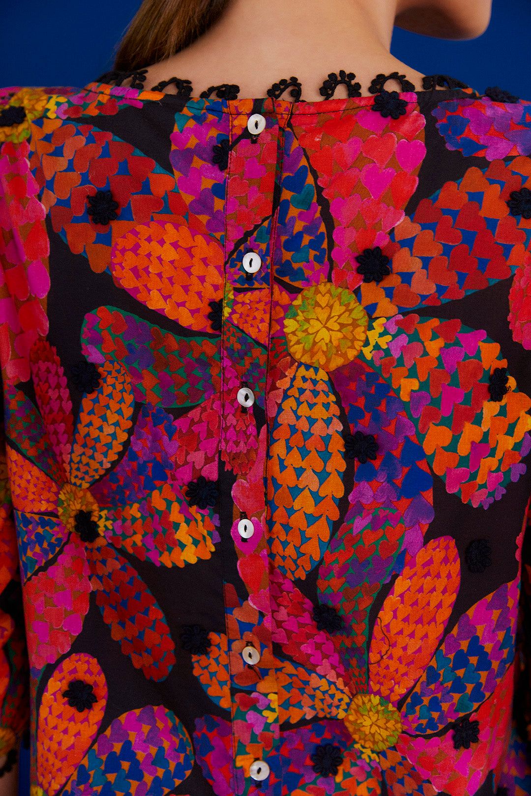 Black Heart Daisy Blouse sold by FARM Rio product image thumbnail 4