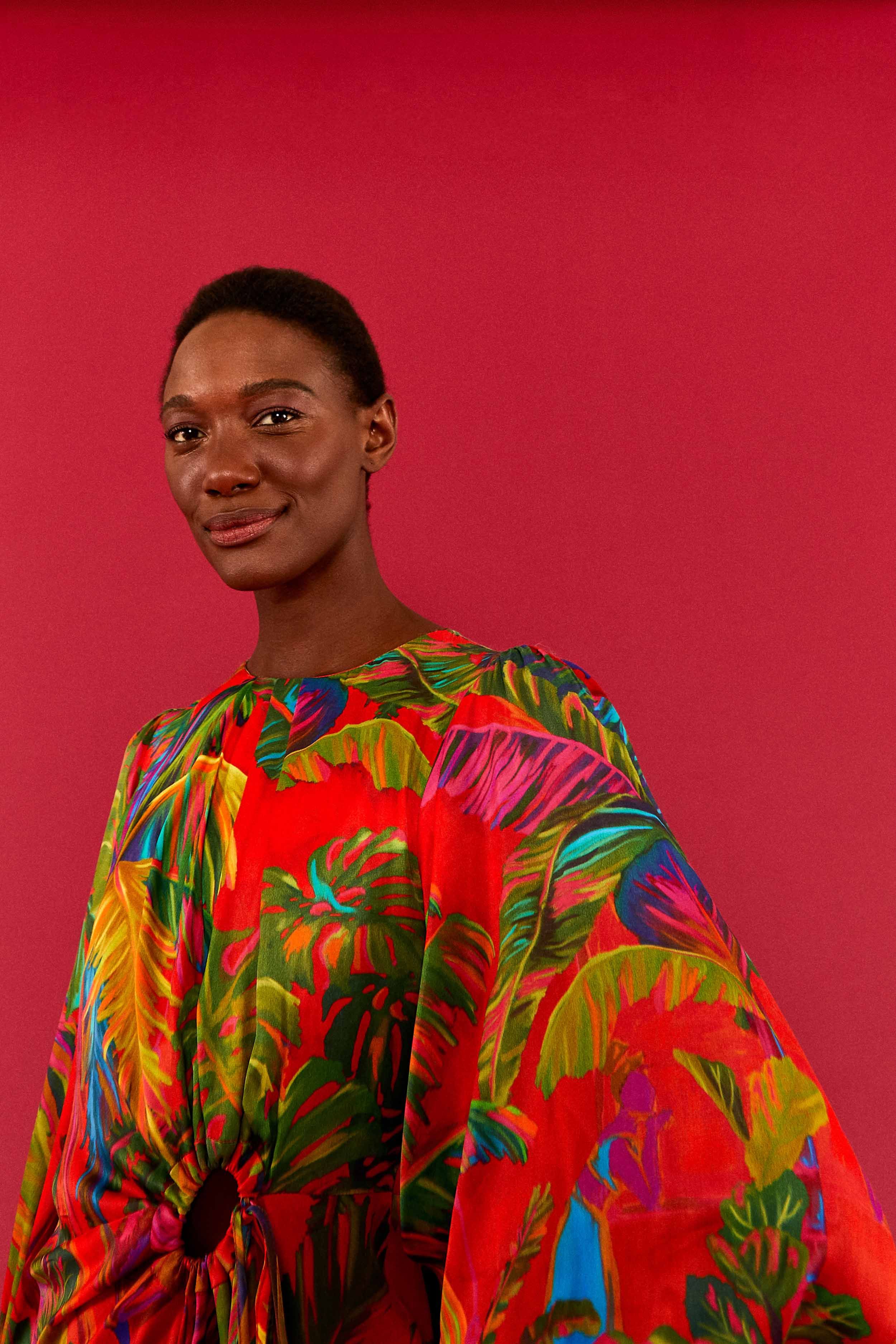 Red Urban Jungle Front Circle Cut Out Midi Dress sold by FARM Rio product image thumbnail 4