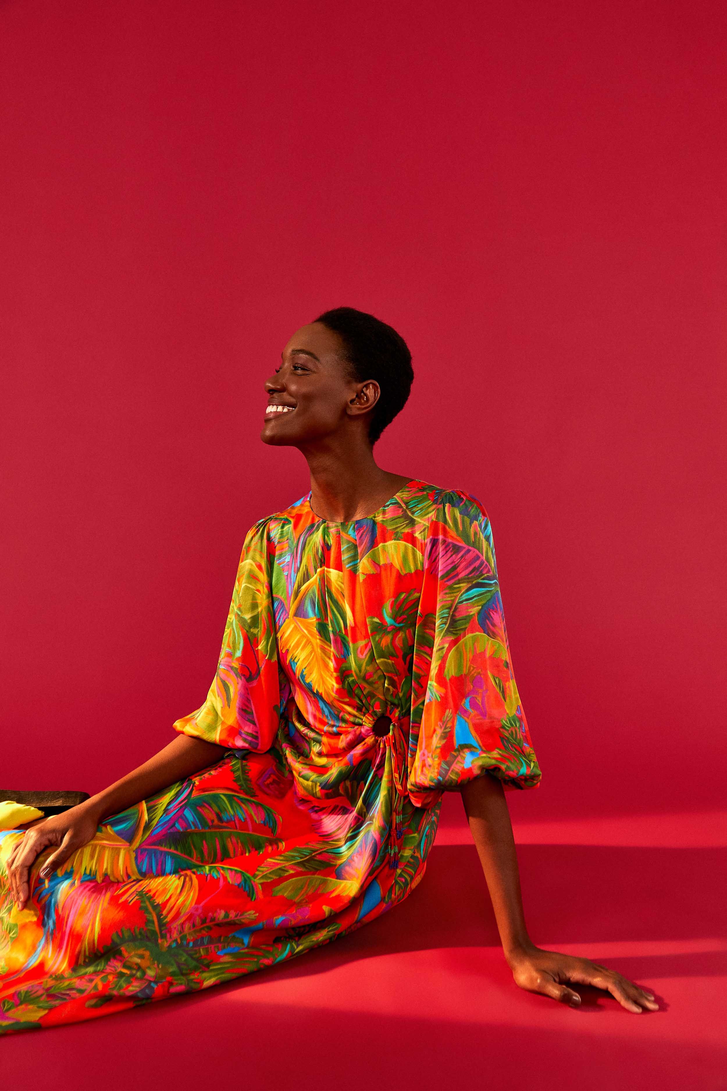 Red Urban Jungle Front Circle Cut Out Midi Dress sold by FARM Rio product image thumbnail 3