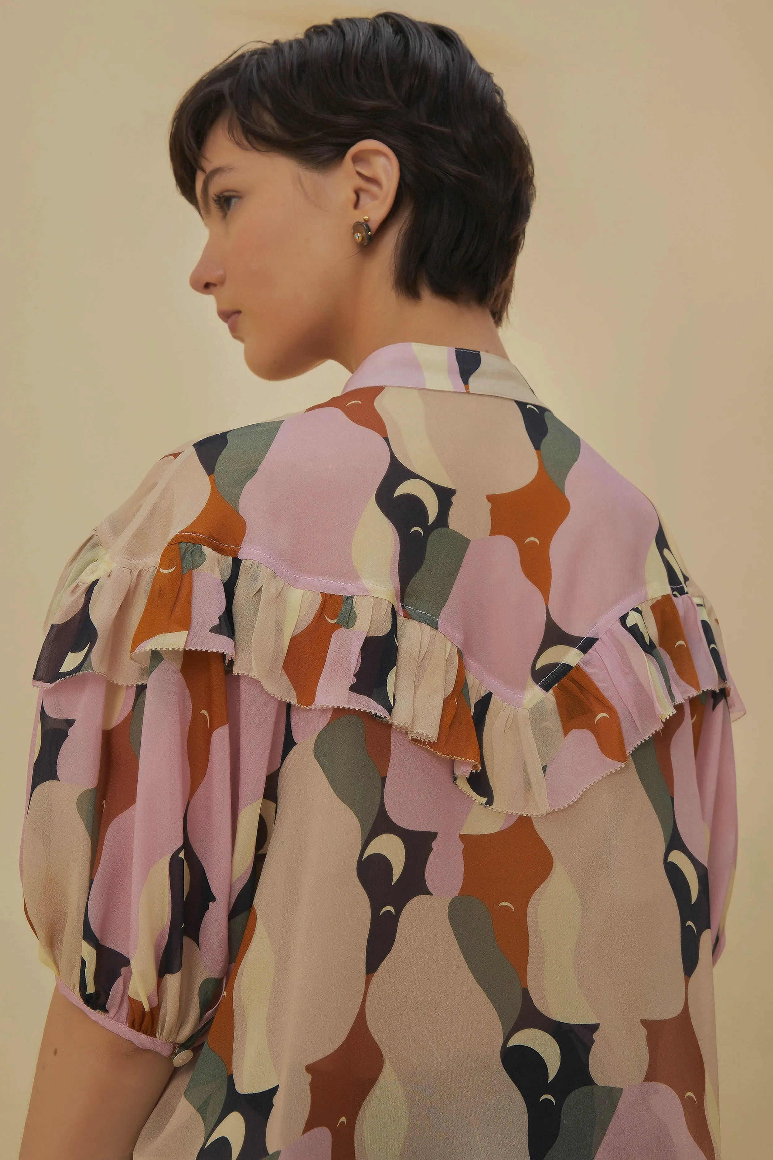 The Kiss Multicolor Short Sleeve Blouse sold by FARM Rio product image thumbnail 2