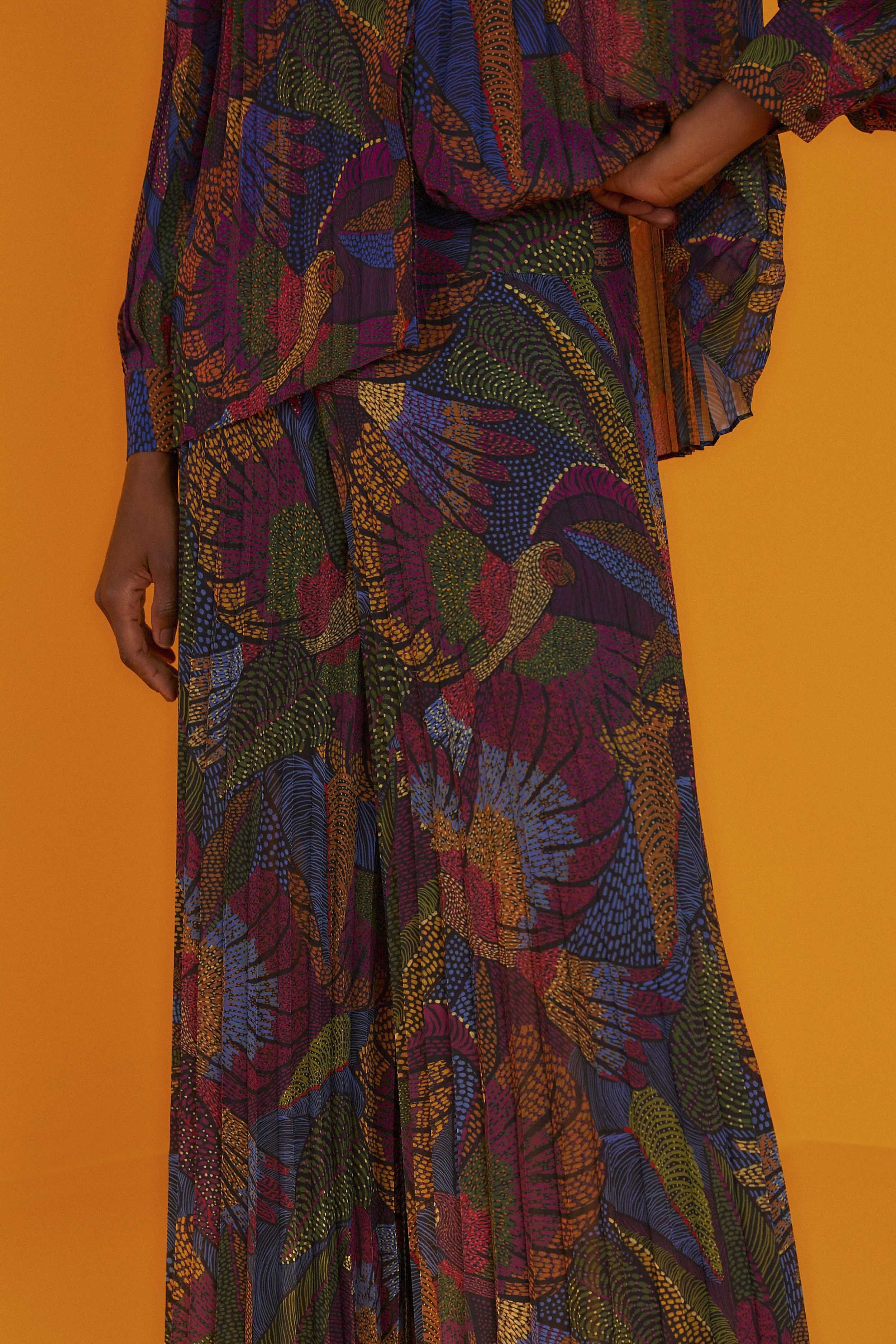 Dotted Macaws Pleated Pants sold by FARM Rio product image thumbnail 4