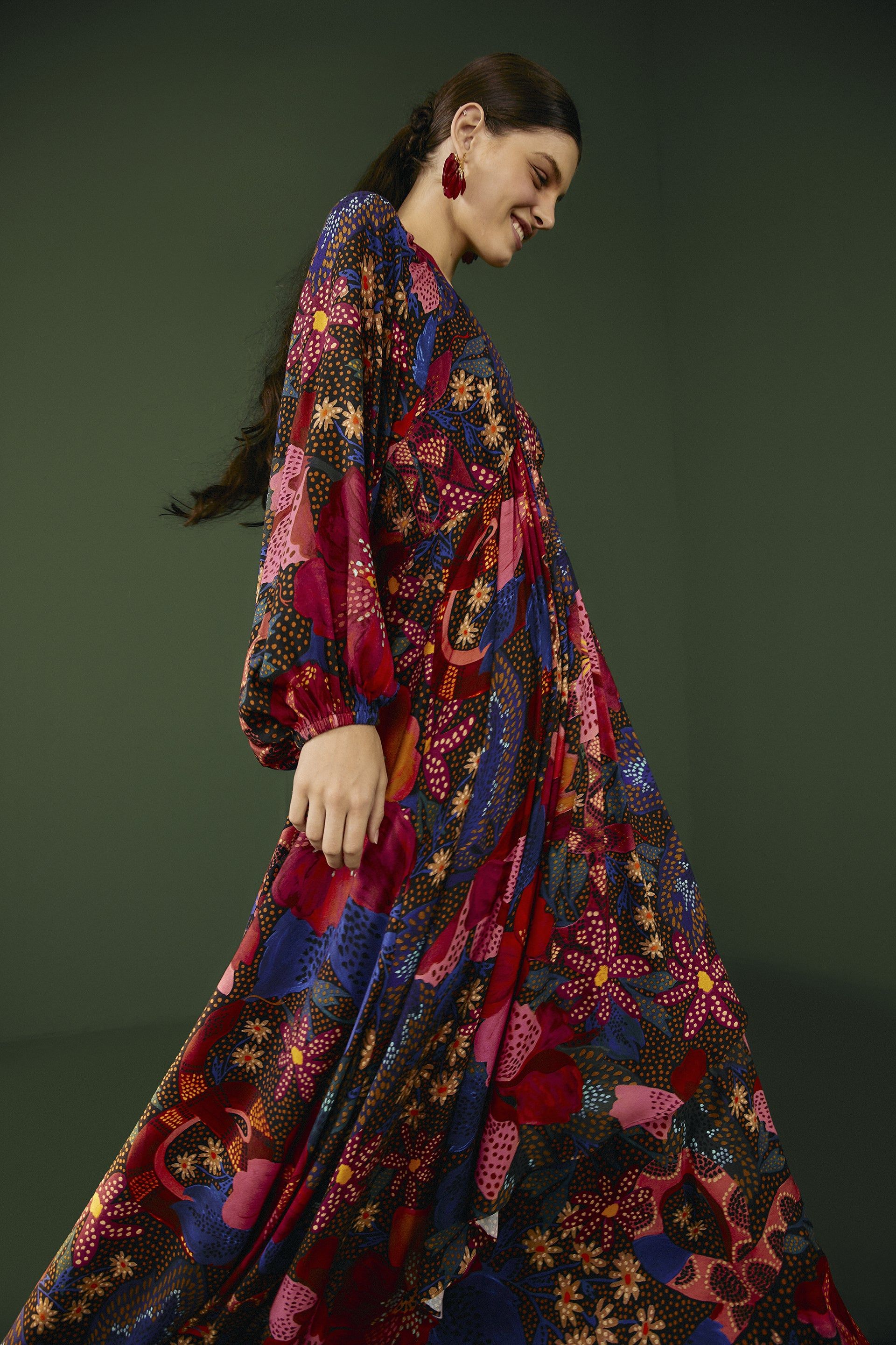 Black Wild Life Lenzing™ Ecovero™ Viscose Maxi Dress sold by FARM Rio product image thumbnail 4