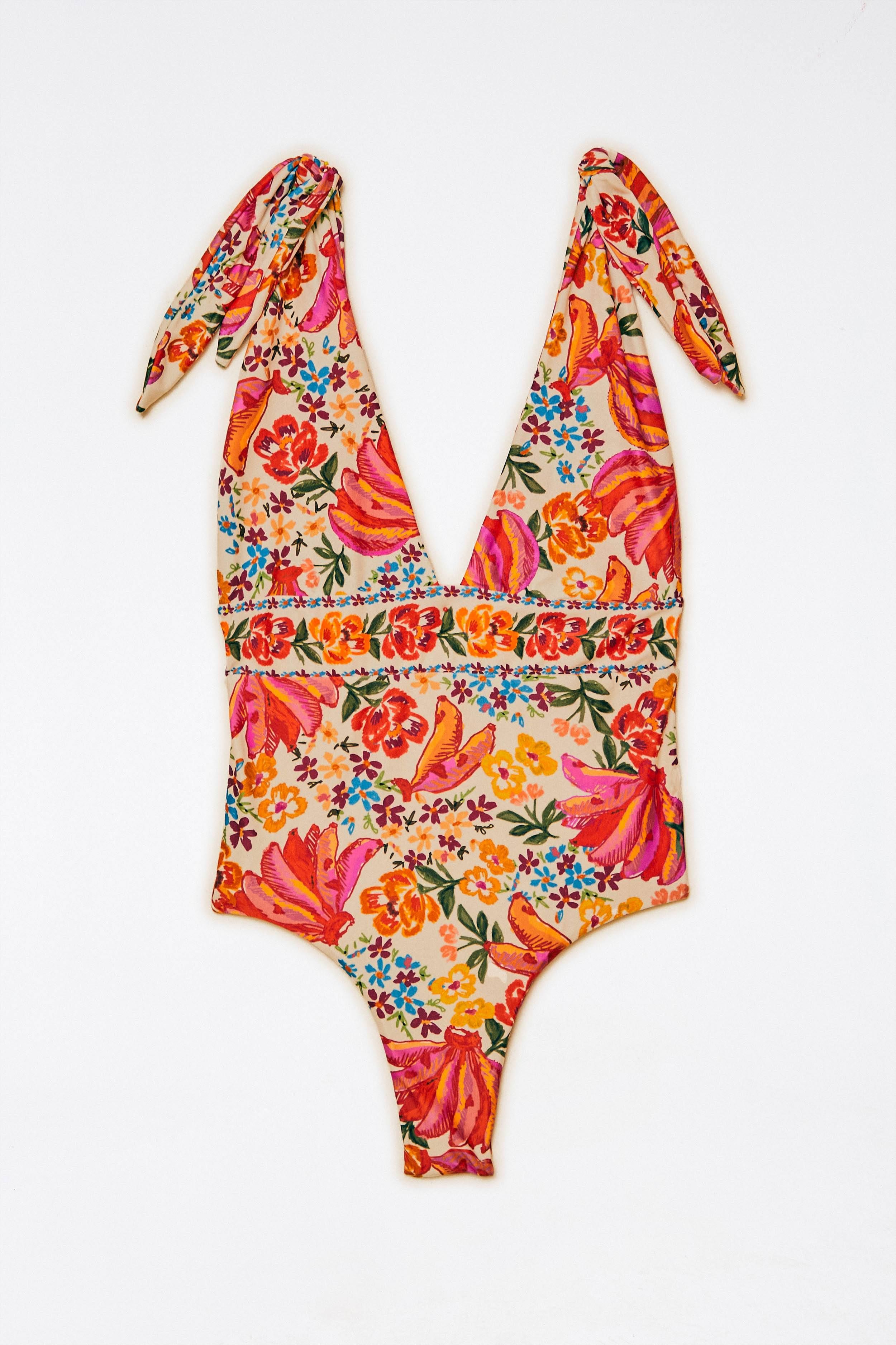 WHITE SPRING BANANAS ONE PIECE SWIMSUIT sold by FARM Rio product image thumbnail 5