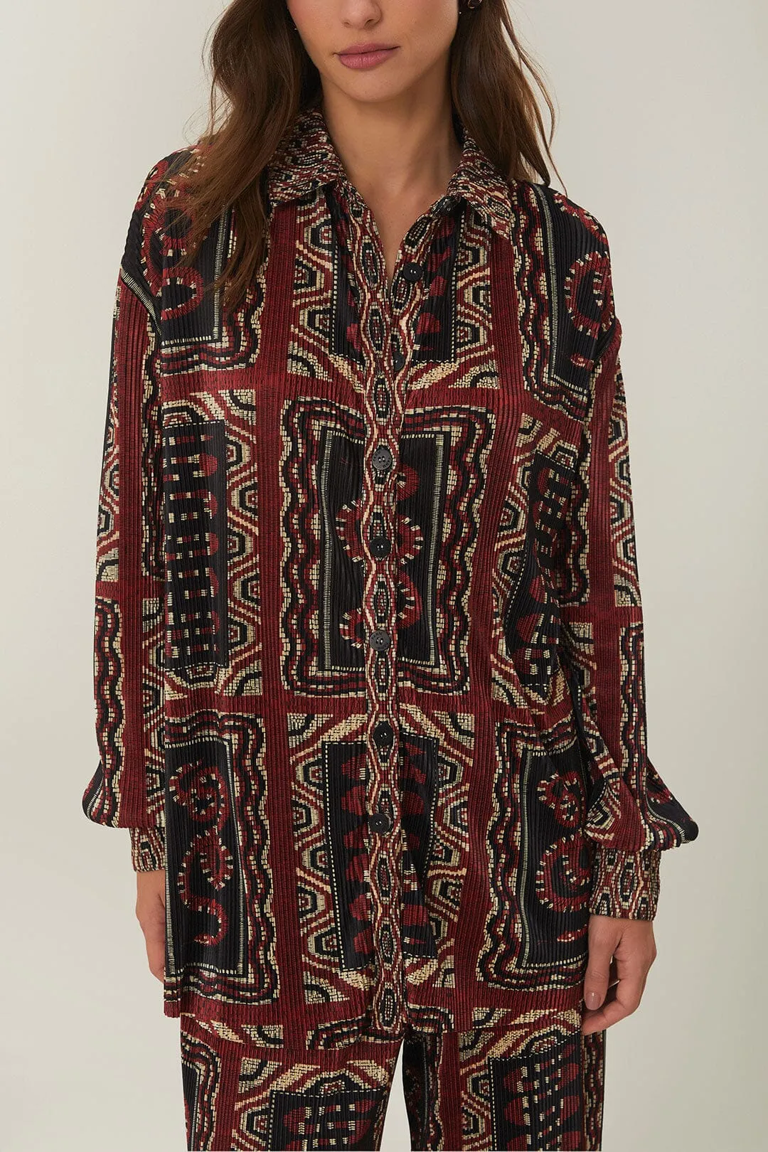 Black Snake Scarves Pleated Shirt sold by FARM Rio product image thumbnail 2