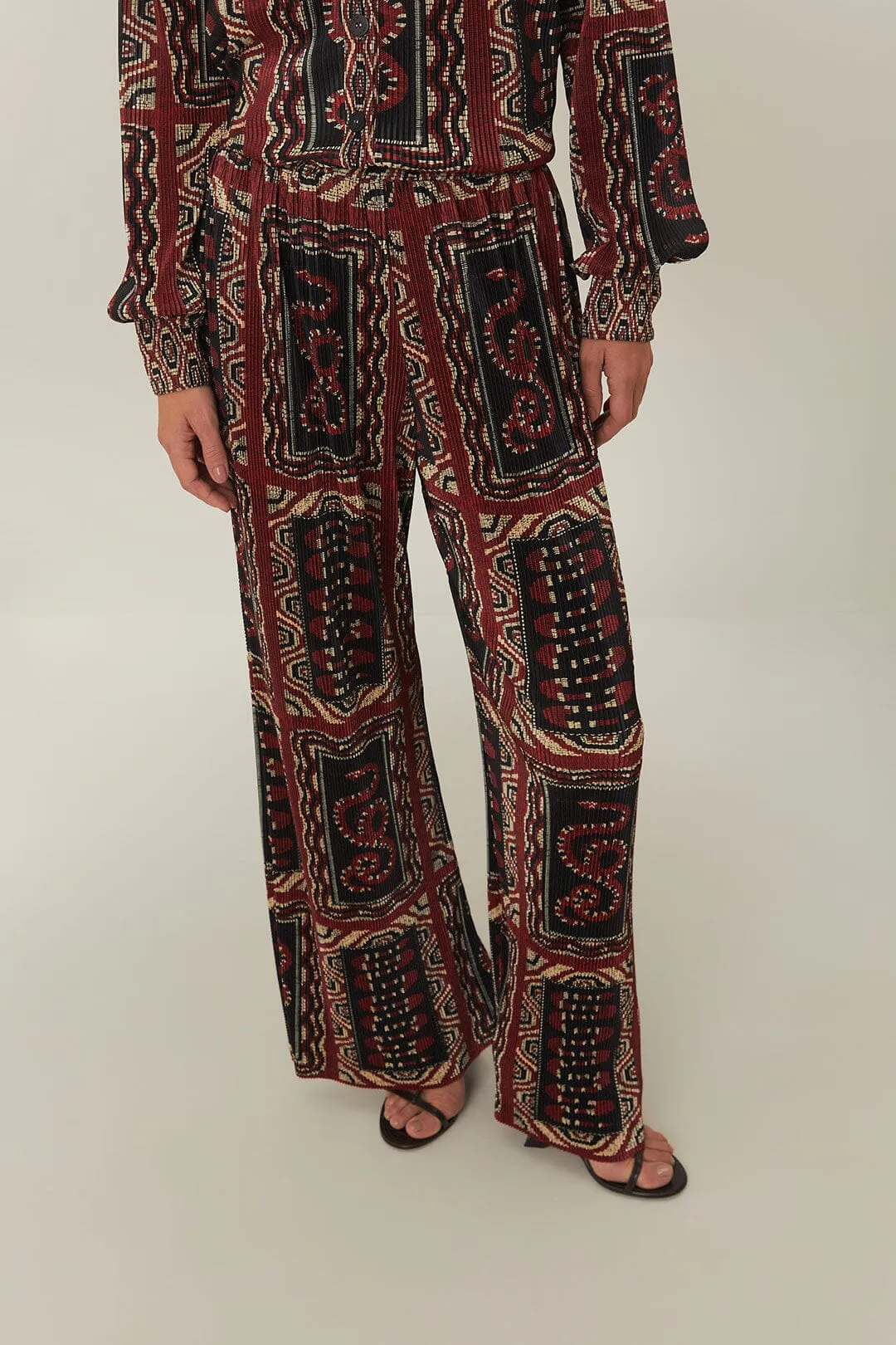 Black Snake Scarves Pleated Pants sold by FARM Rio product image thumbnail 2