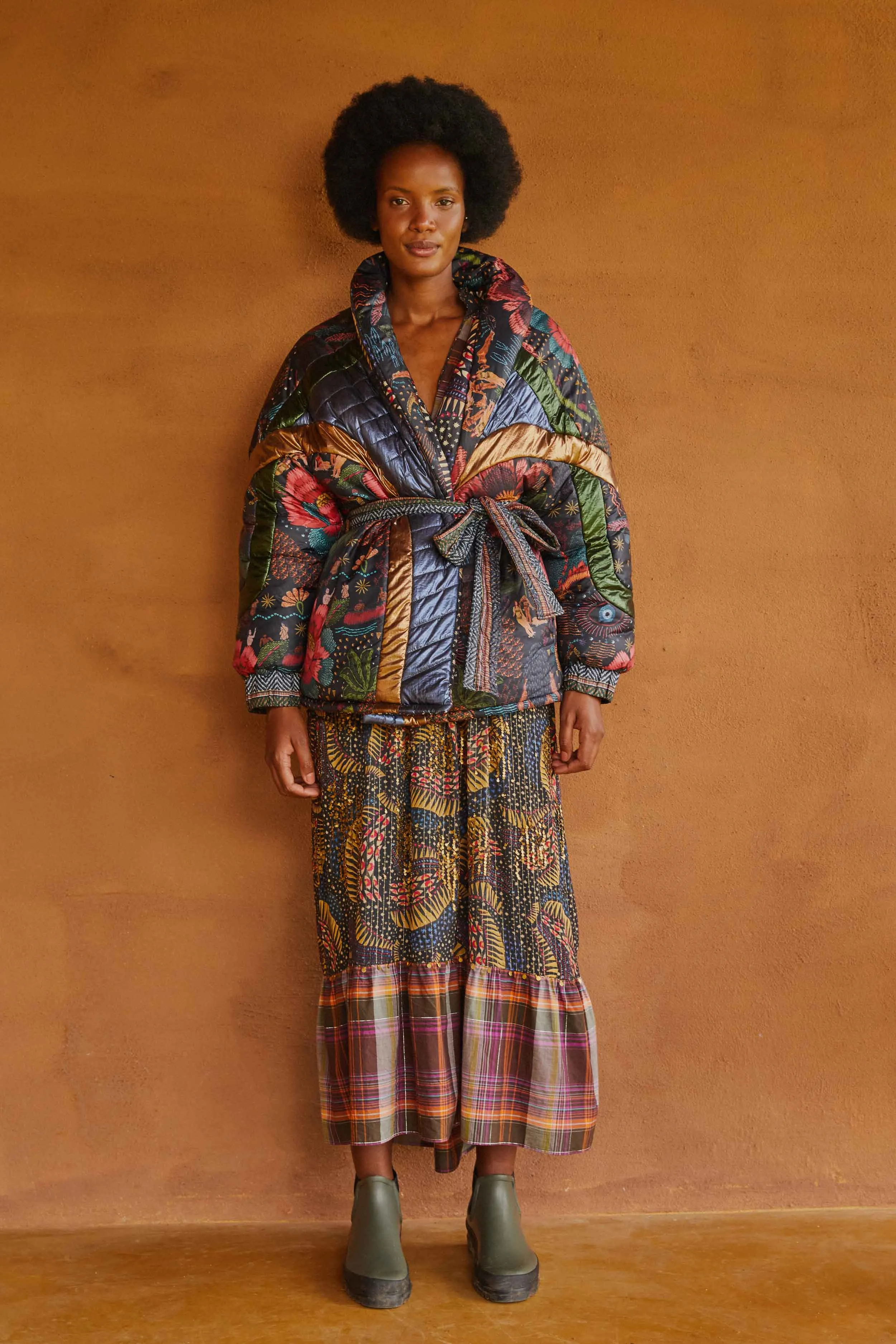 BLACK WILD BANANAS METALLIC REVERSIBLE PUFFER JACKET sold by FARM Rio product image thumbnail 5