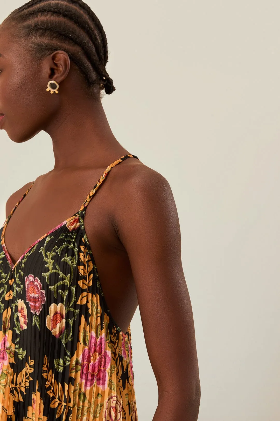 Black Arabesque Floral Pleated Midi Dress sold by FARM Rio product image thumbnail 4