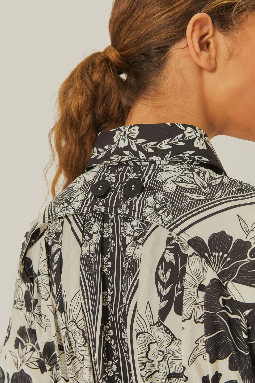 Off-White Flower Leopards Collared Midi Dress sold by FARM Rio product image thumbnail 5