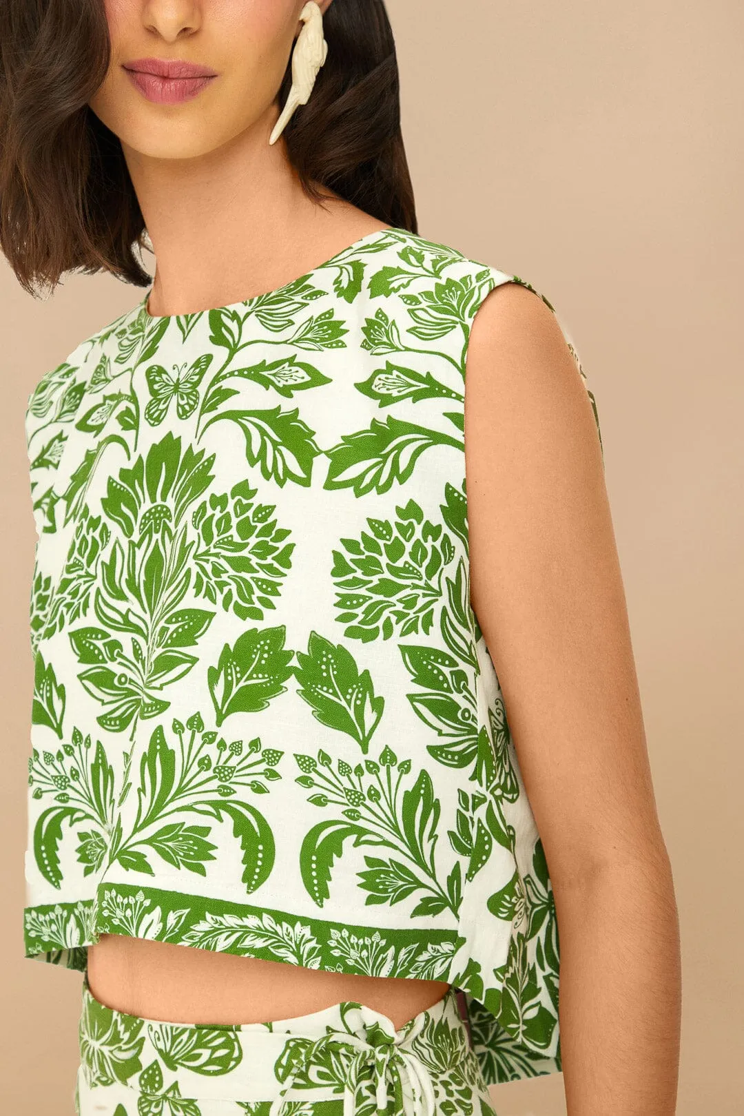 Green Delicate Tapestry LENZING™ ECOVERO™ Euroflax™ Blouse sold by FARM Rio product image thumbnail 3