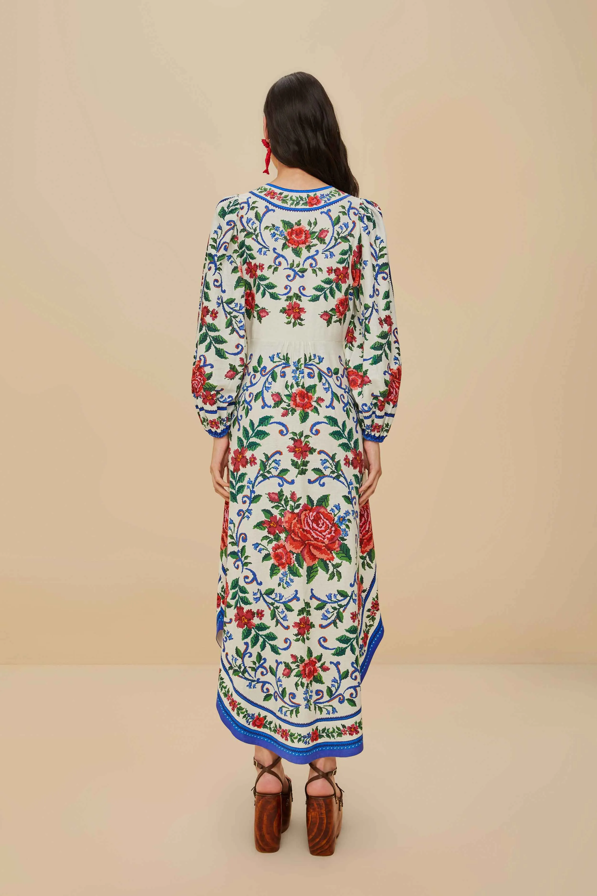 Off-White Flower Tapestry LENZING™ ECOVERO™ Euroflax™ Maxi Dress sold by FARM Rio product image thumbnail 4