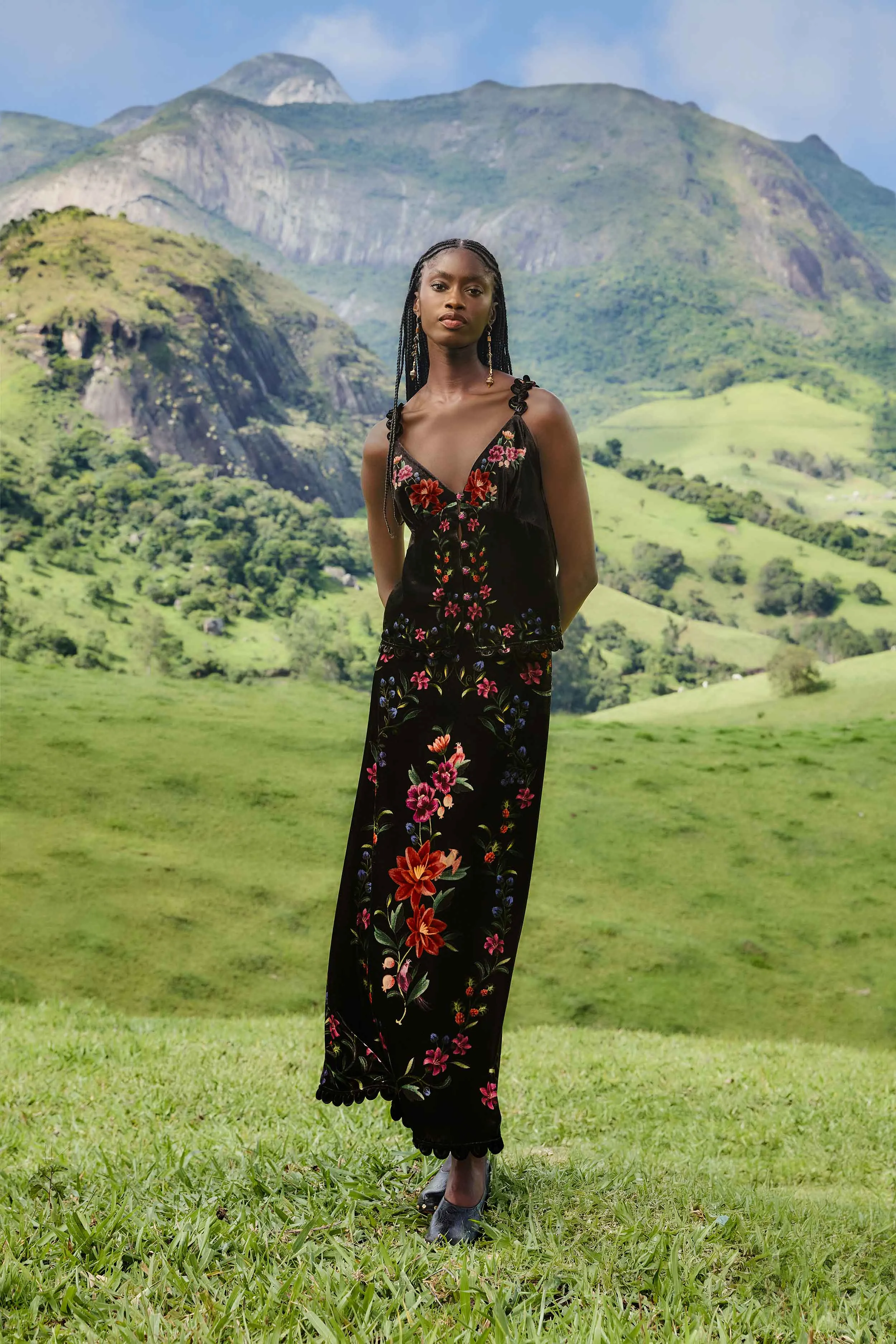 Black Belle Garden Scallop Sleeveless Top sold by FARM Rio product image thumbnail 2