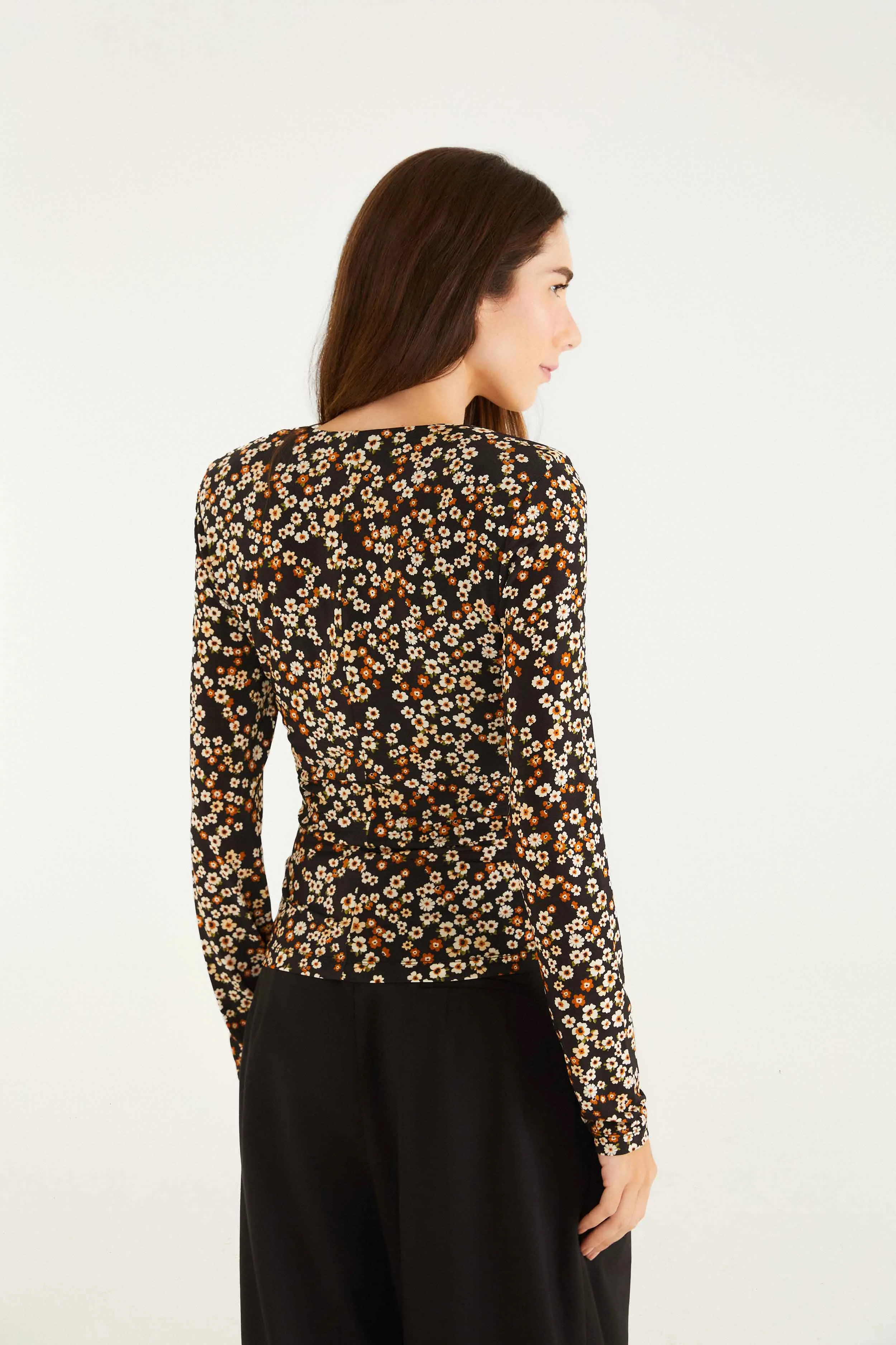 Black Tiny Flowers Jersey Blouse sold by FARM Rio product image thumbnail 3